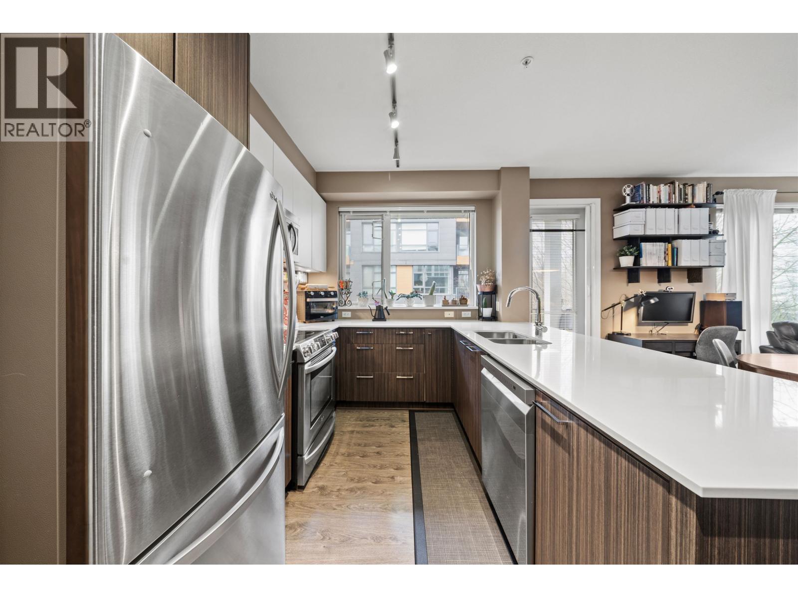 516 9250 University High Street Property Photo 12