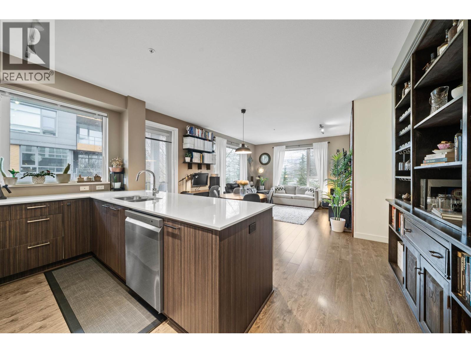 516 9250 University High Street Property Photo 14