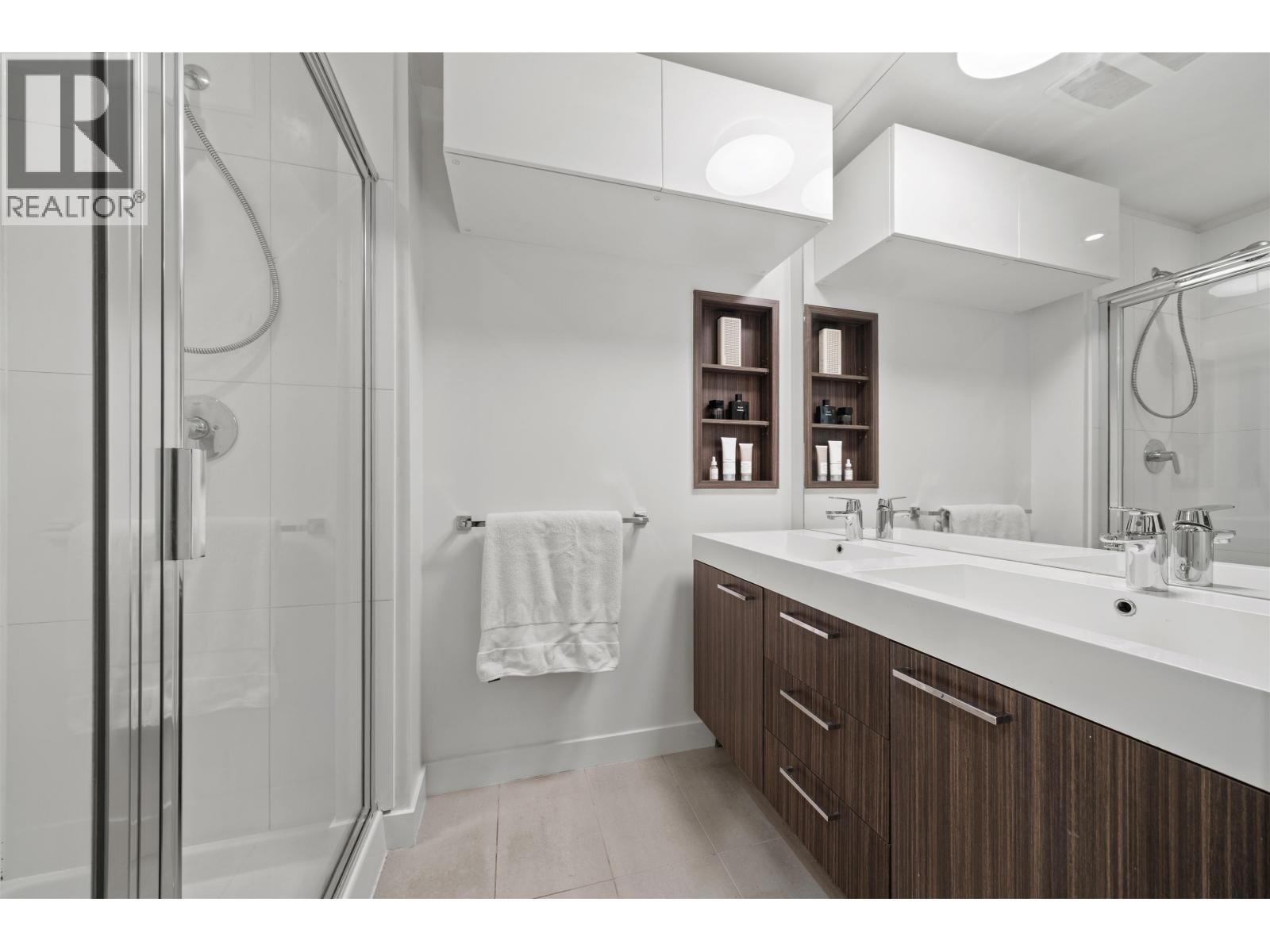 516 9250 University High Street Property Photo 19