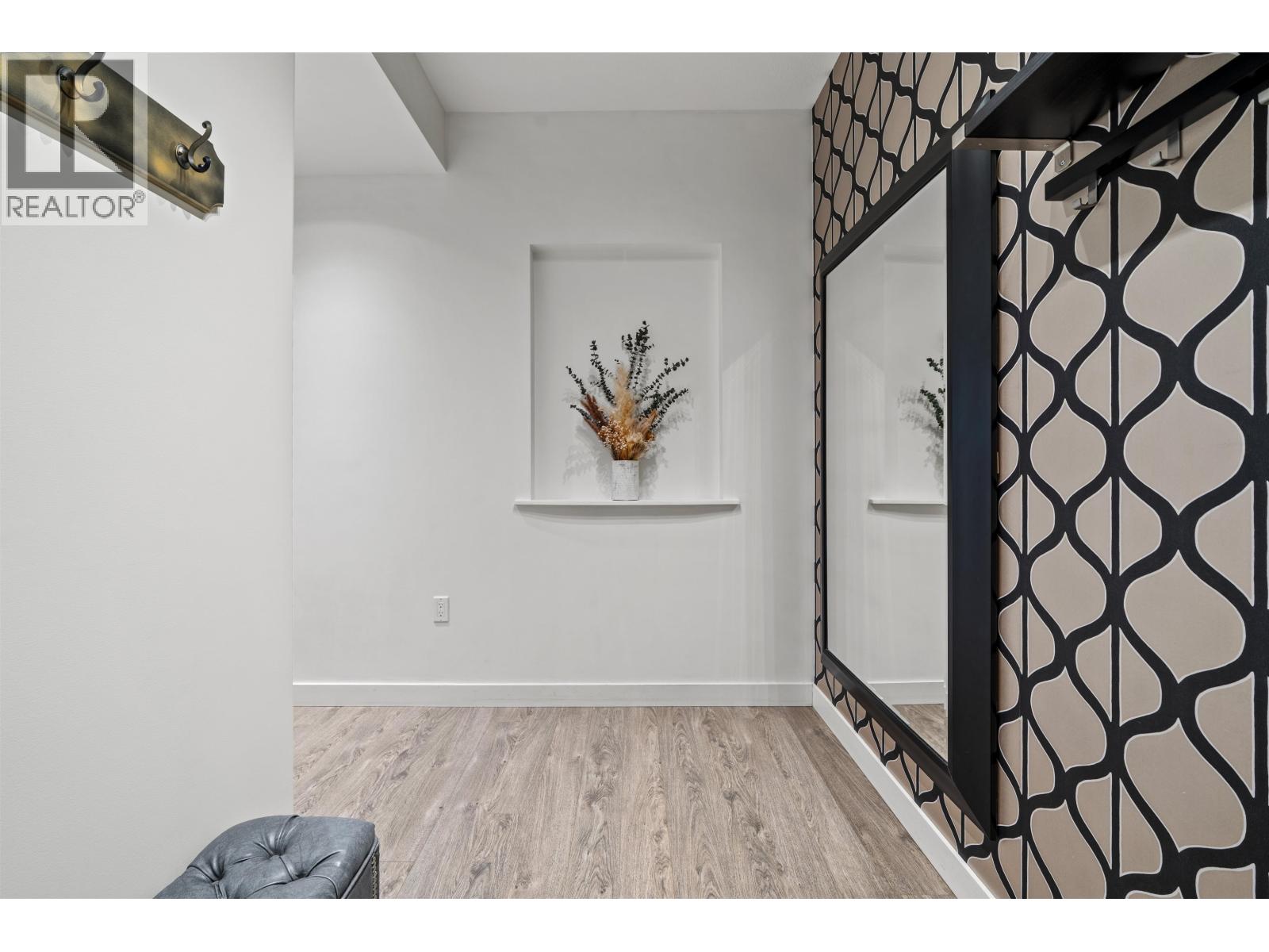 516 9250 University High Street Property Photo 26