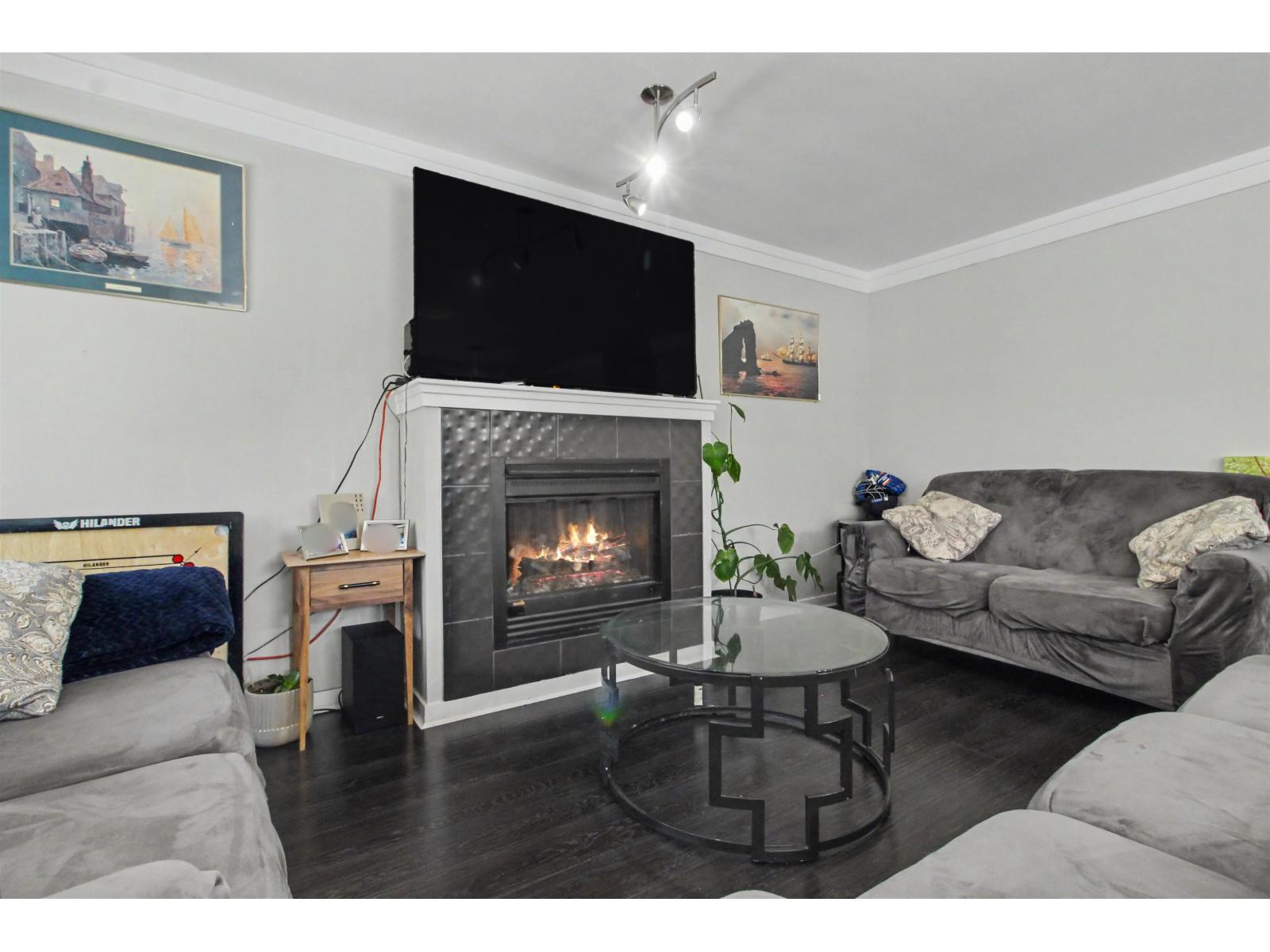 45 12711 64 Avenue Property Photo 2
