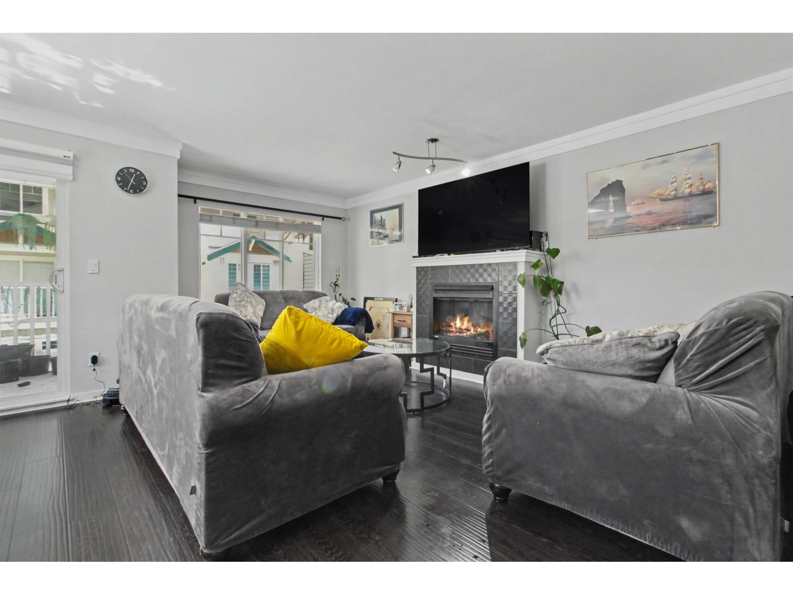 45 12711 64 Avenue Property Photo 4