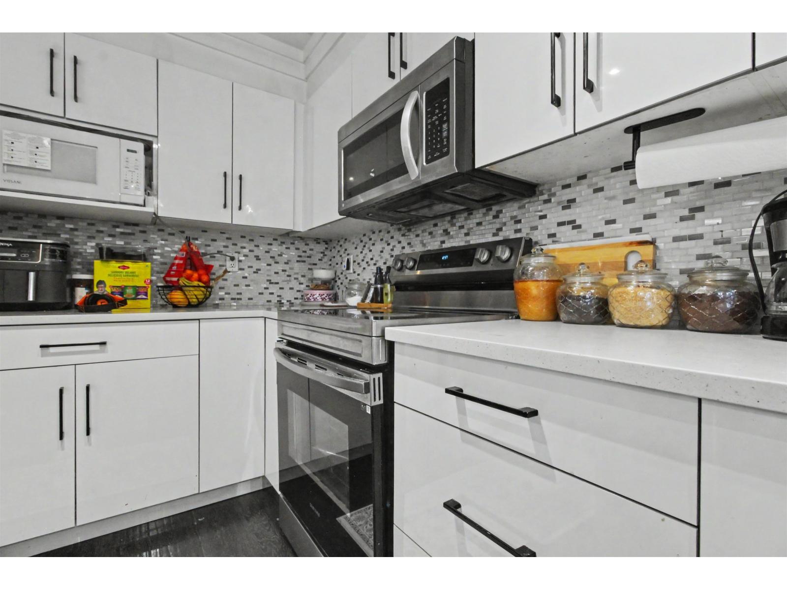 45 12711 64 Avenue Property Photo 10