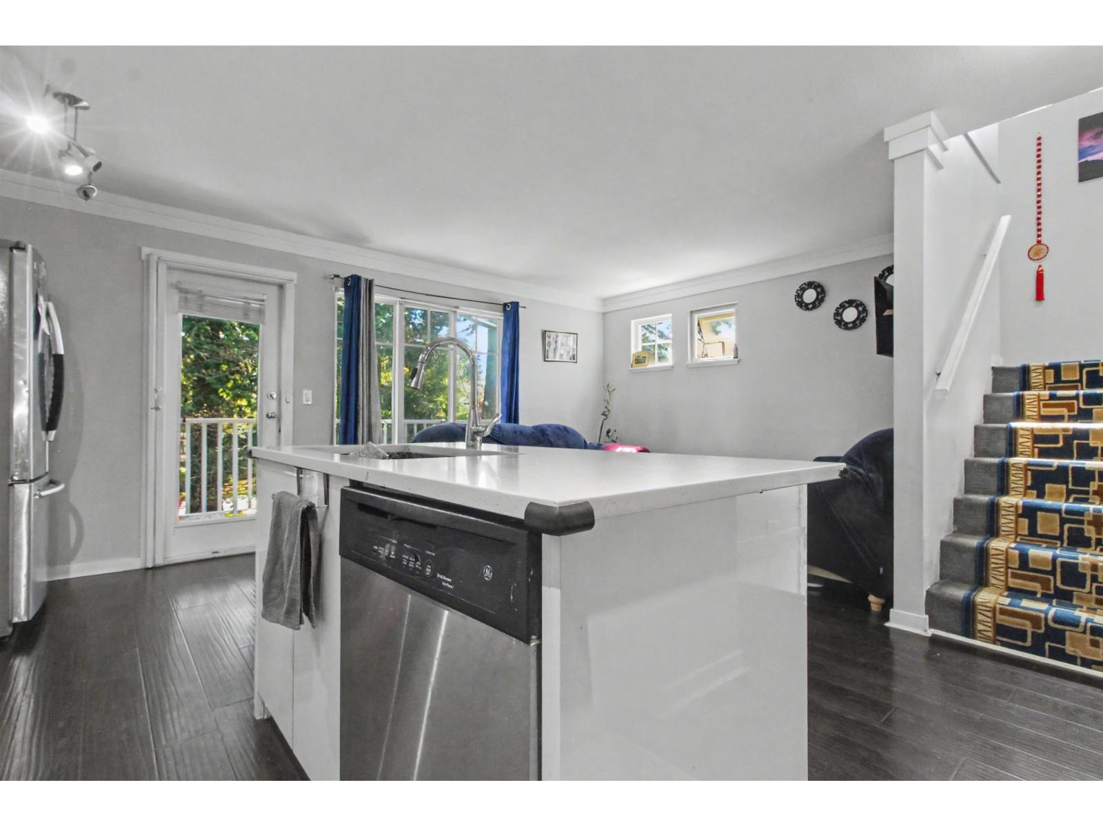45 12711 64 Avenue Property Photo 11
