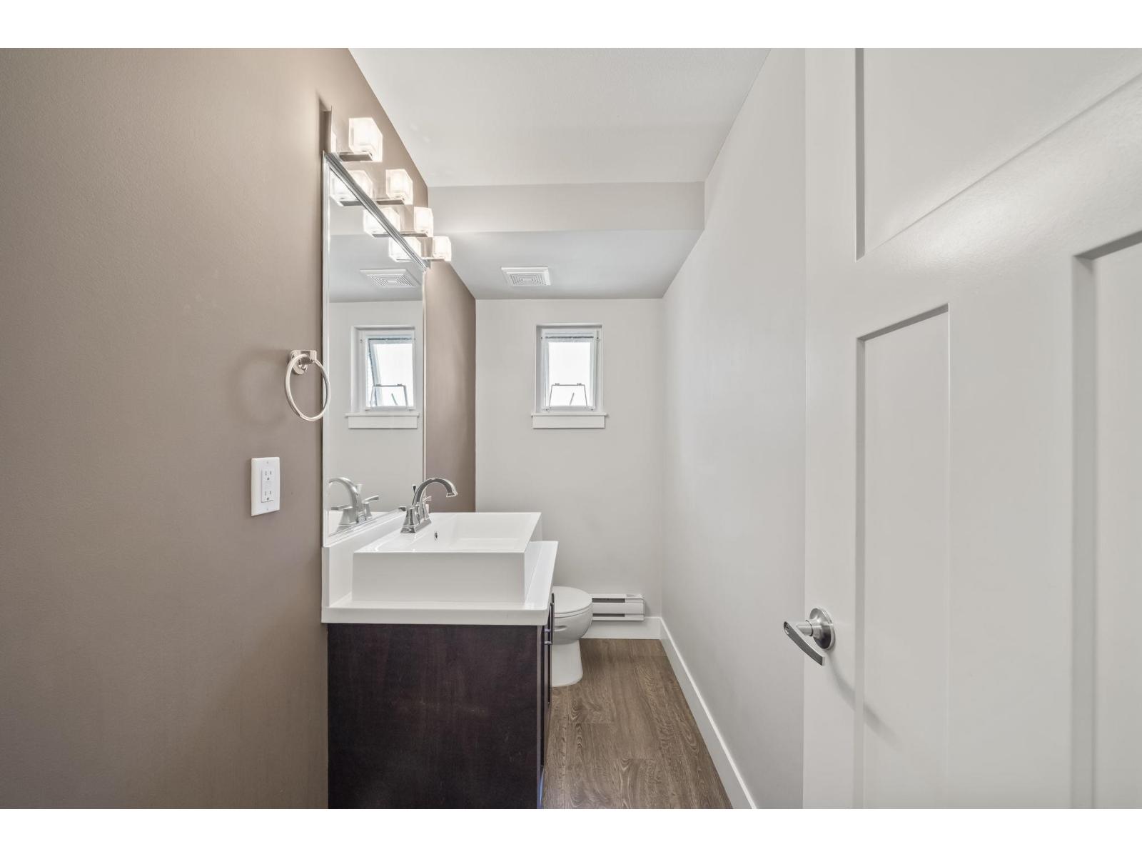 30 7090 180 Street Property Photo 20