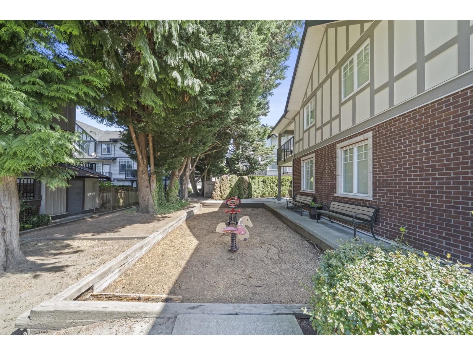30 7090 180 Street Property Photo 39