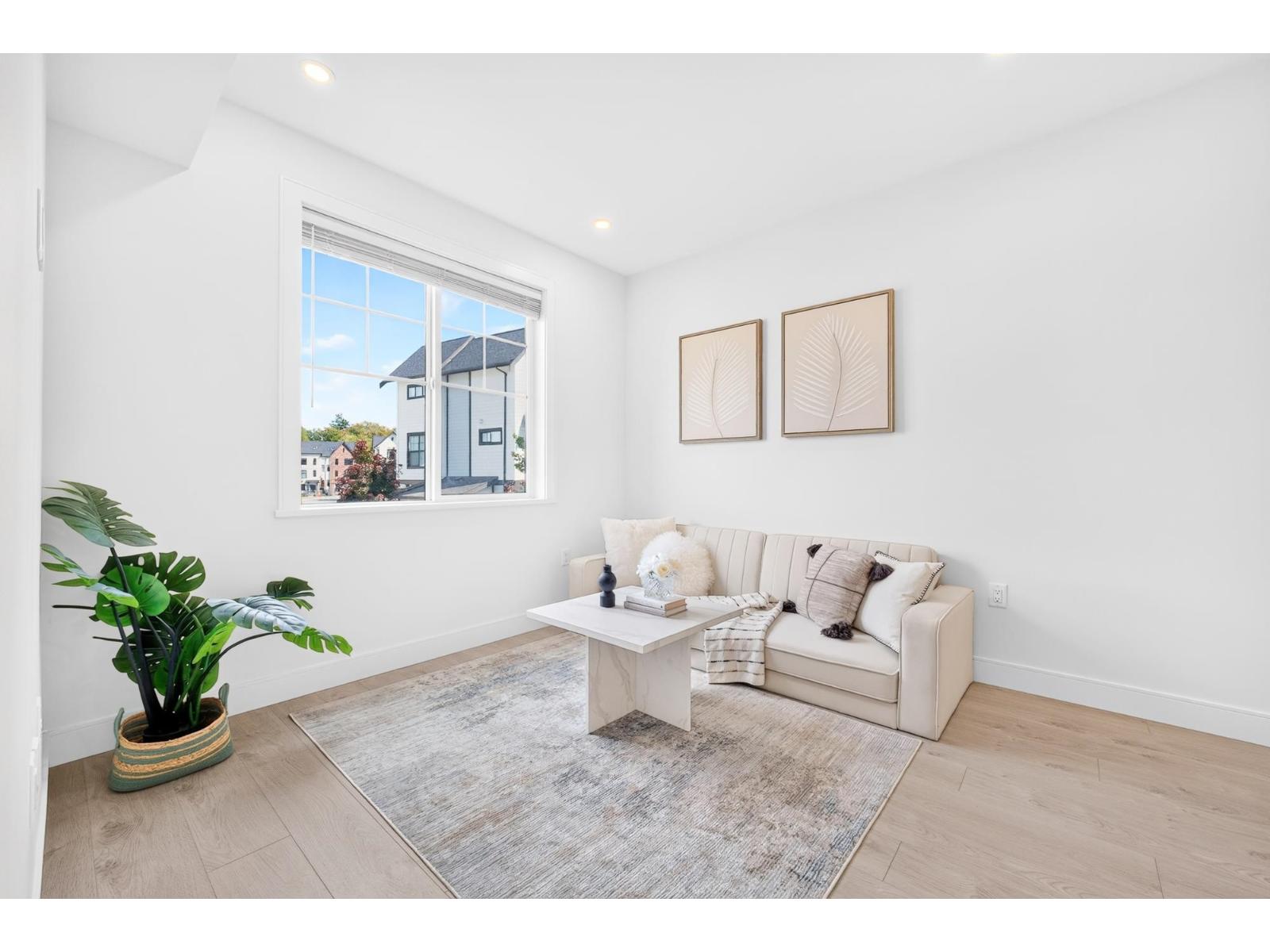 38 7967 197 Street Property Photo 3