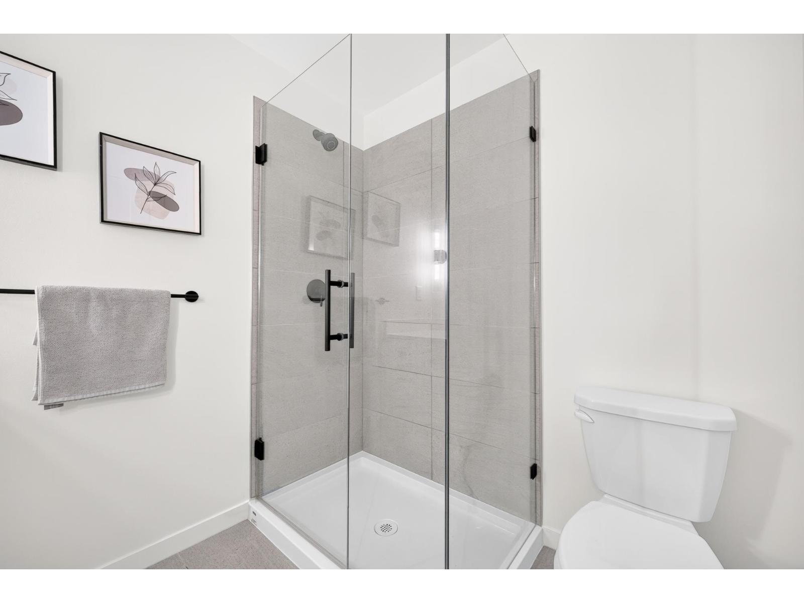 38 7967 197 Street Property Photo 17