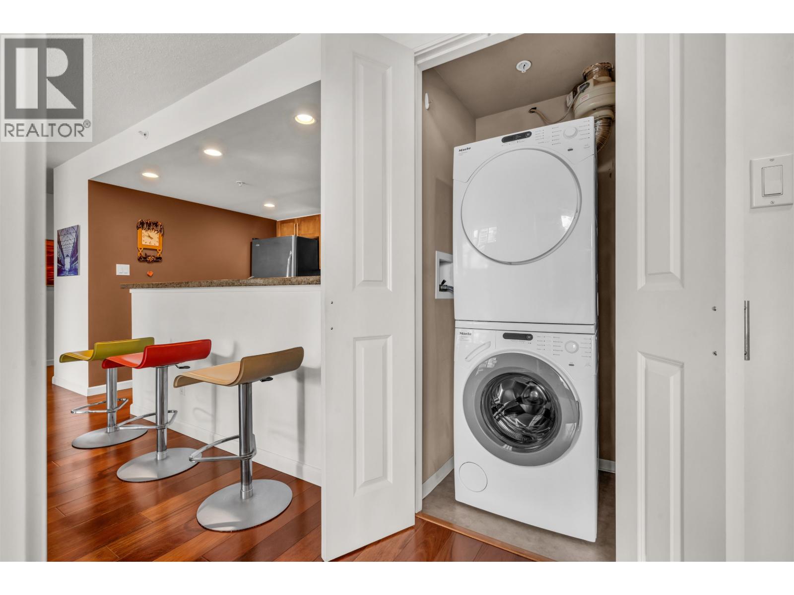 1404 288 Ungless Way Property Photo 8