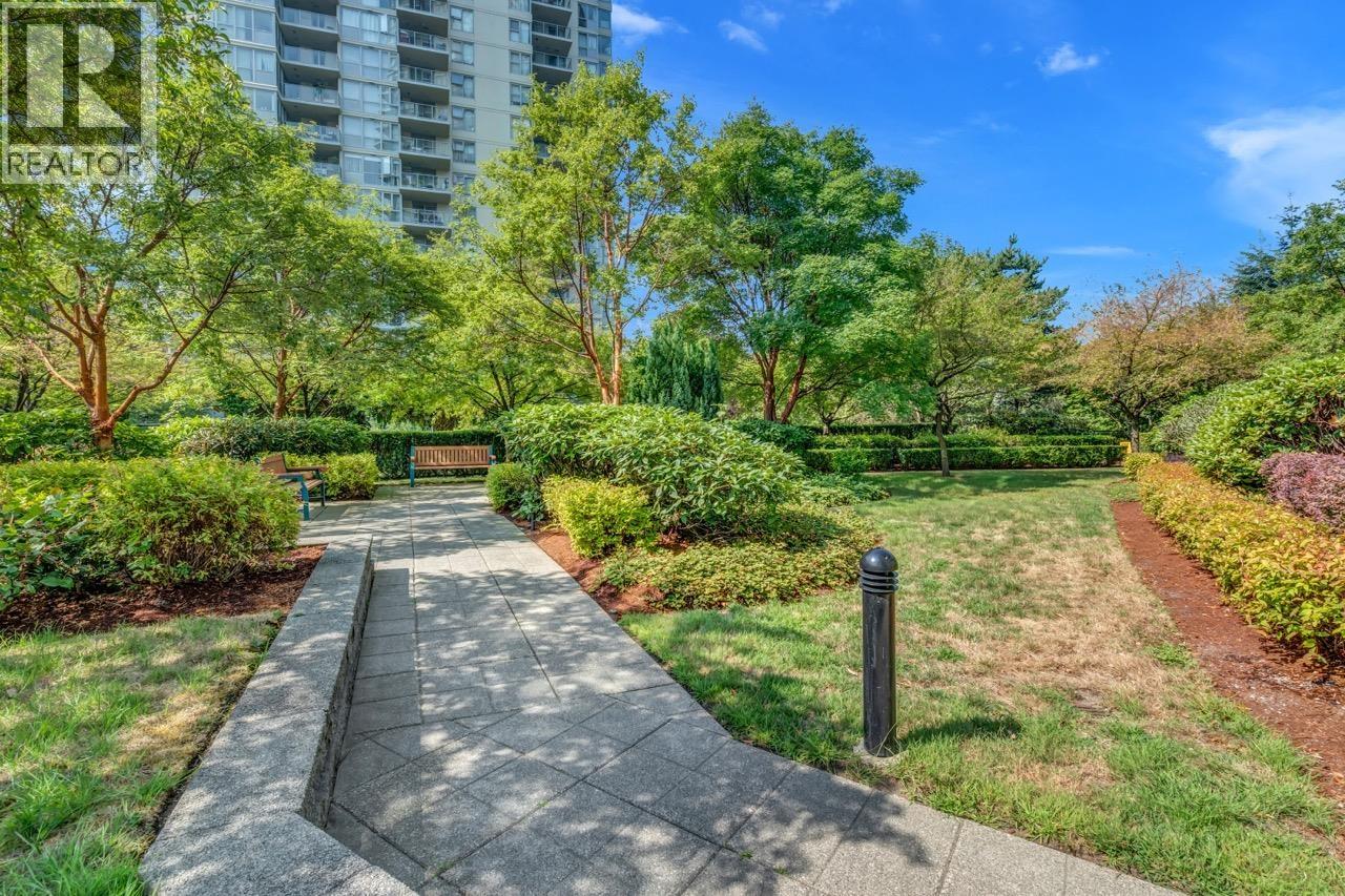 1404 288 Ungless Way Property Photo 26