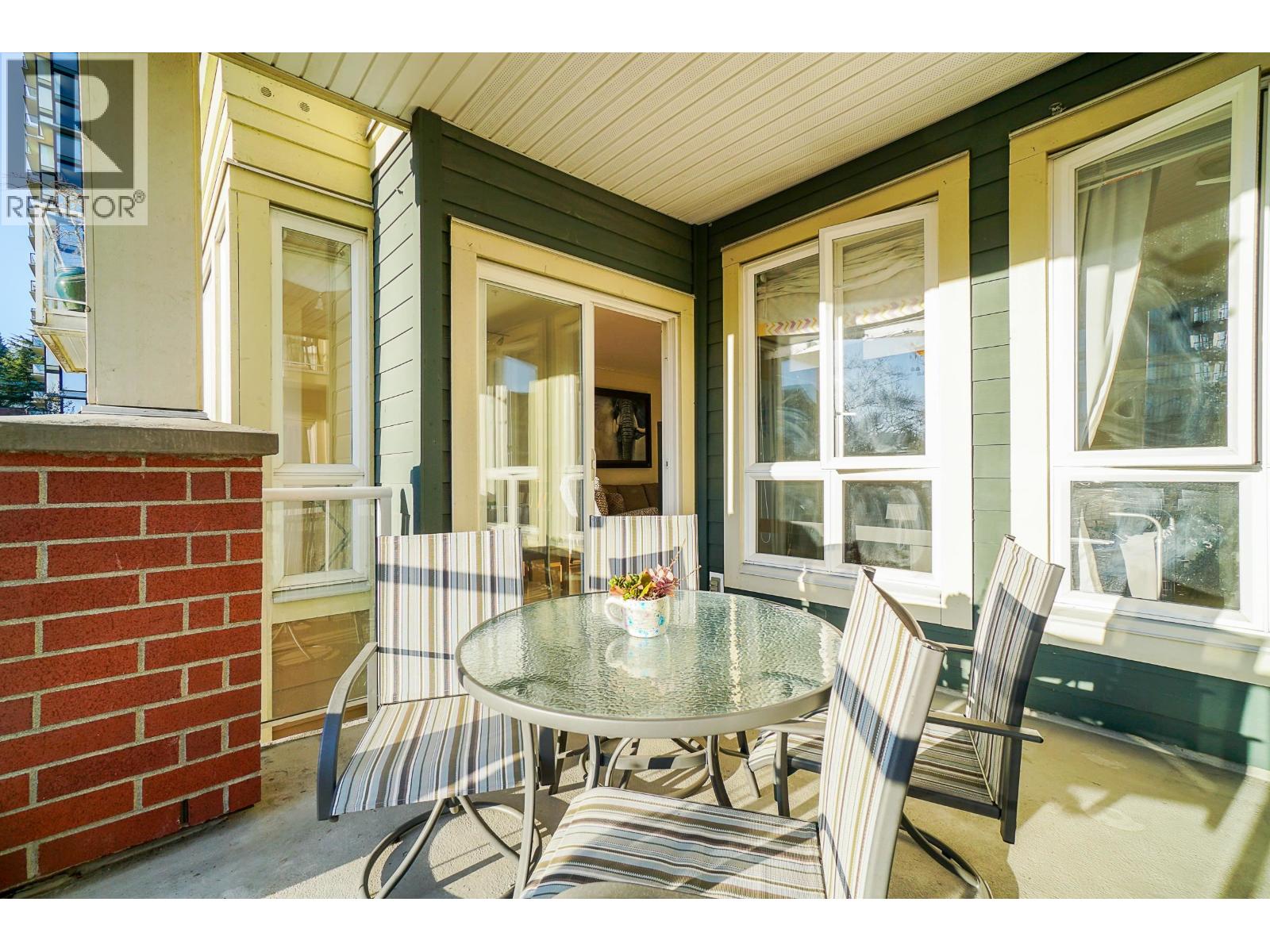 407 14 E Royal Avenue Property Photo 16