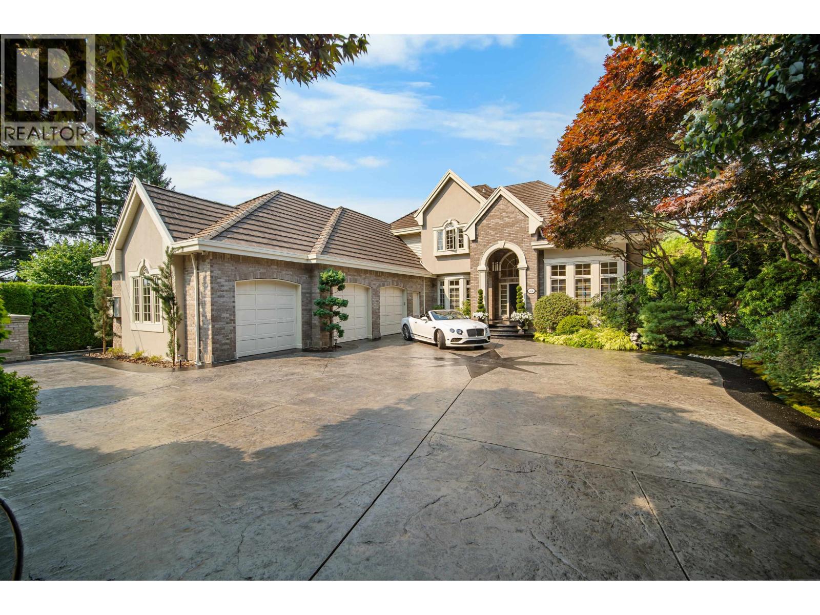 414 Walker Street Property Photo 1