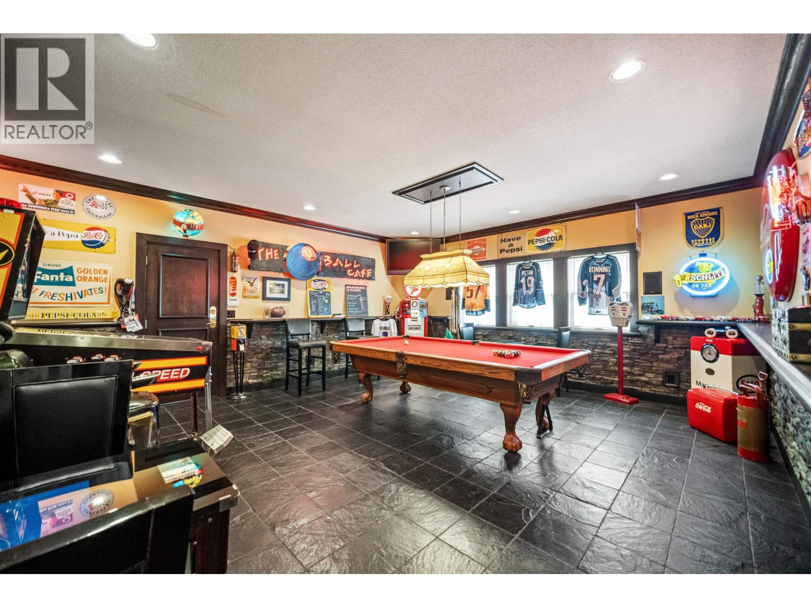414 Walker Street Property Photo 19