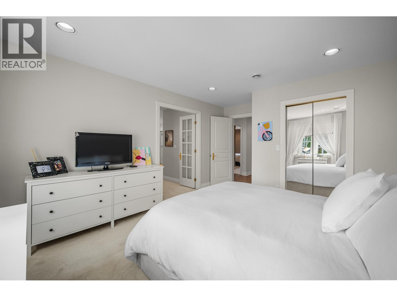 414 Walker Street Property Photo 35