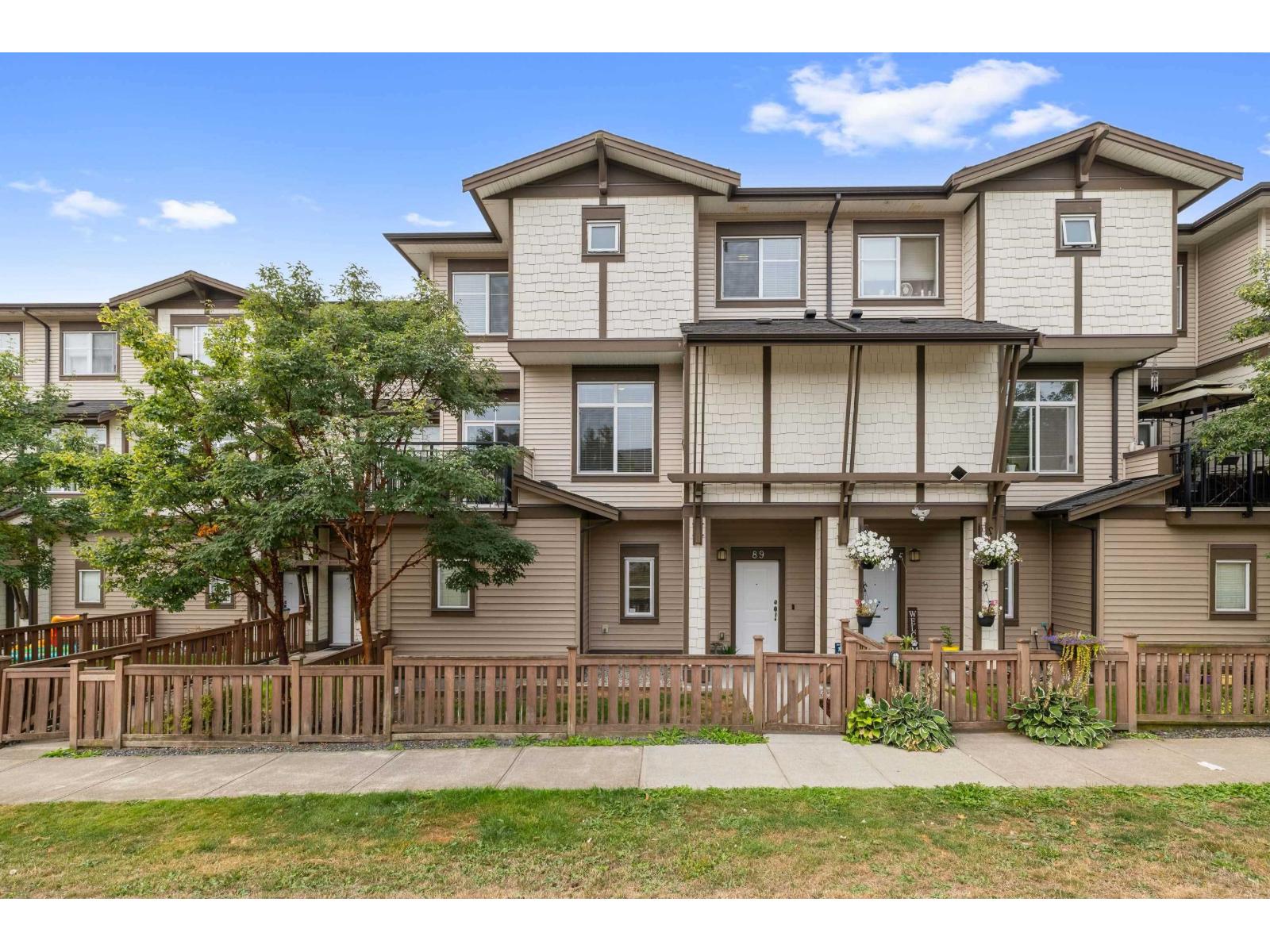 89 19433 68 Avenue Property Photo 1