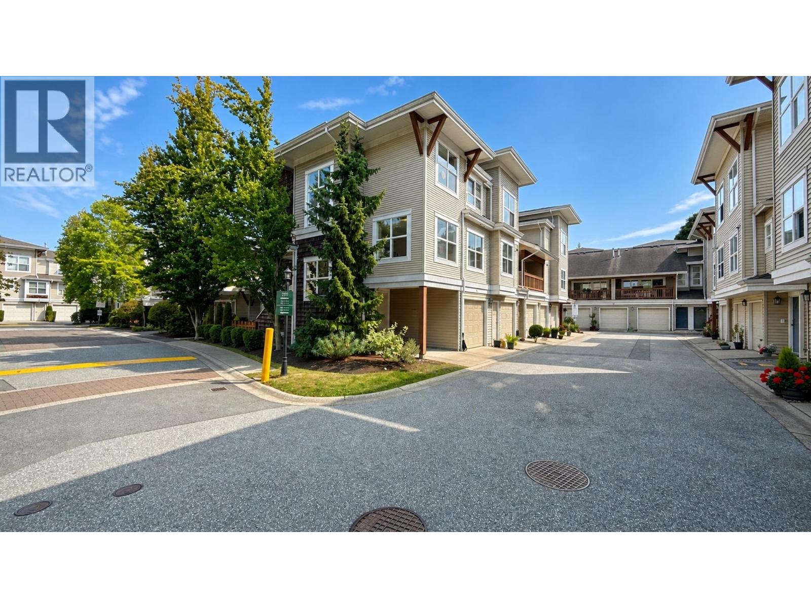 51 7111 LYNNWOOD DRIVE