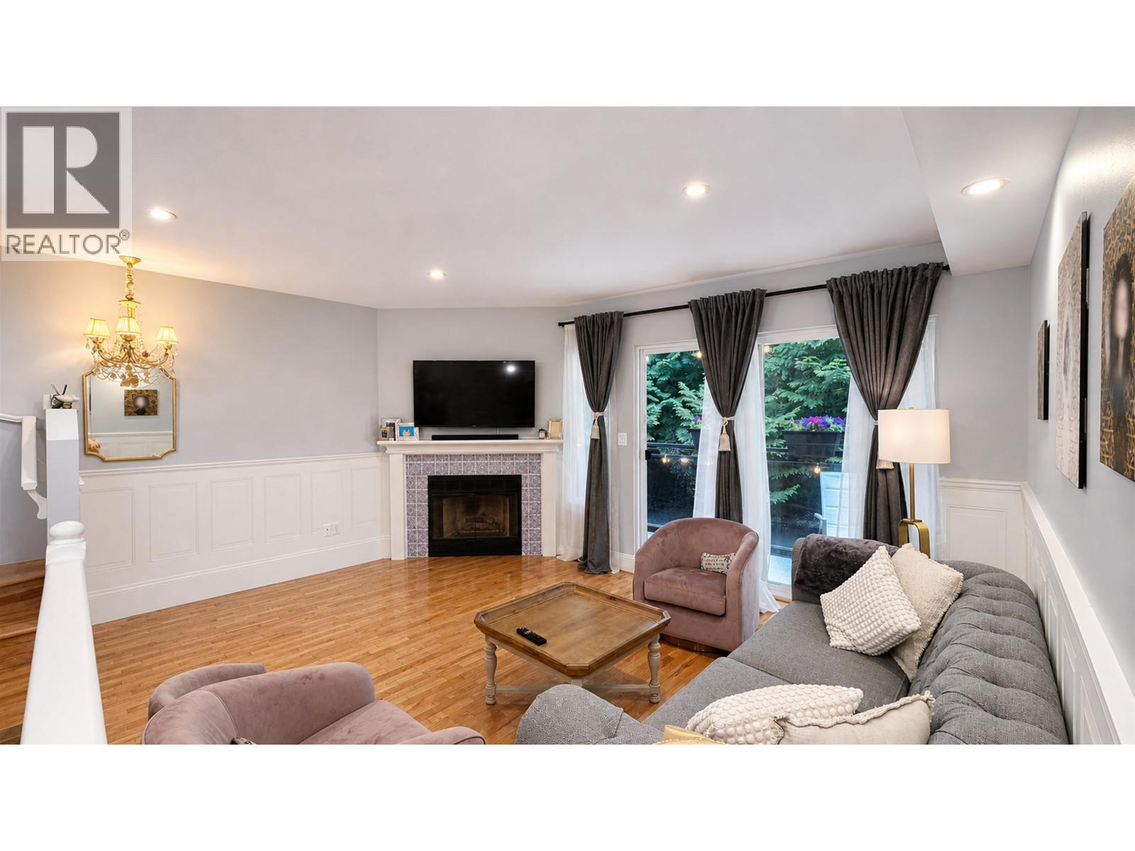 3938 Indian River Drive Property Photo 4