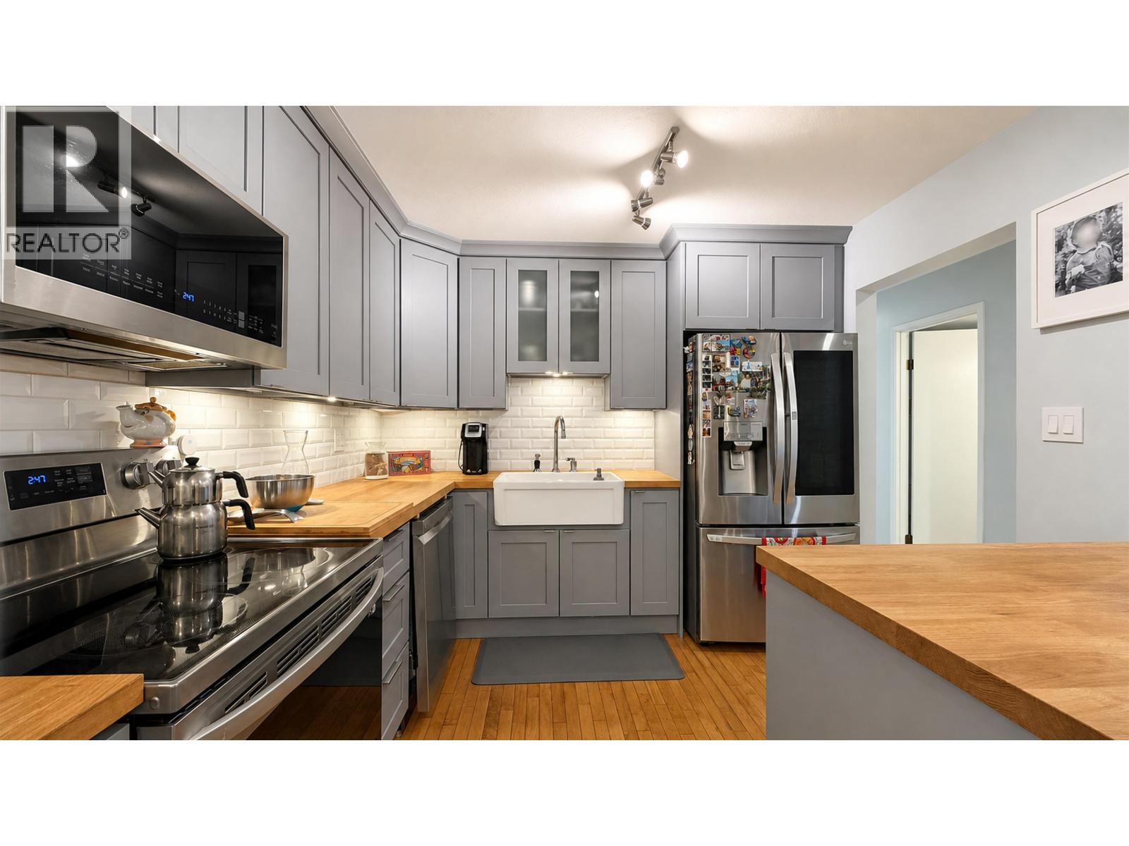 3938 Indian River Drive Property Photo 10