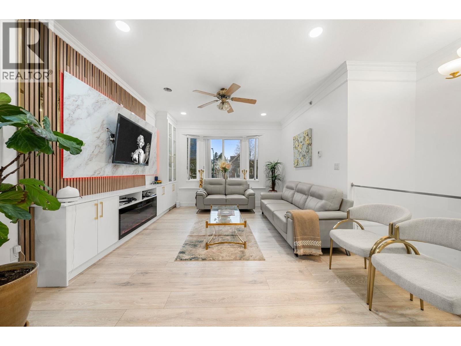 5174 Aberdeen Street Property Photo 2