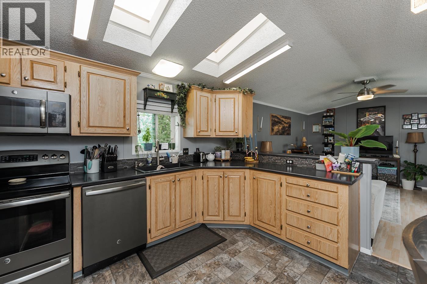 10 7100 Aldeen Road Property Photo 15