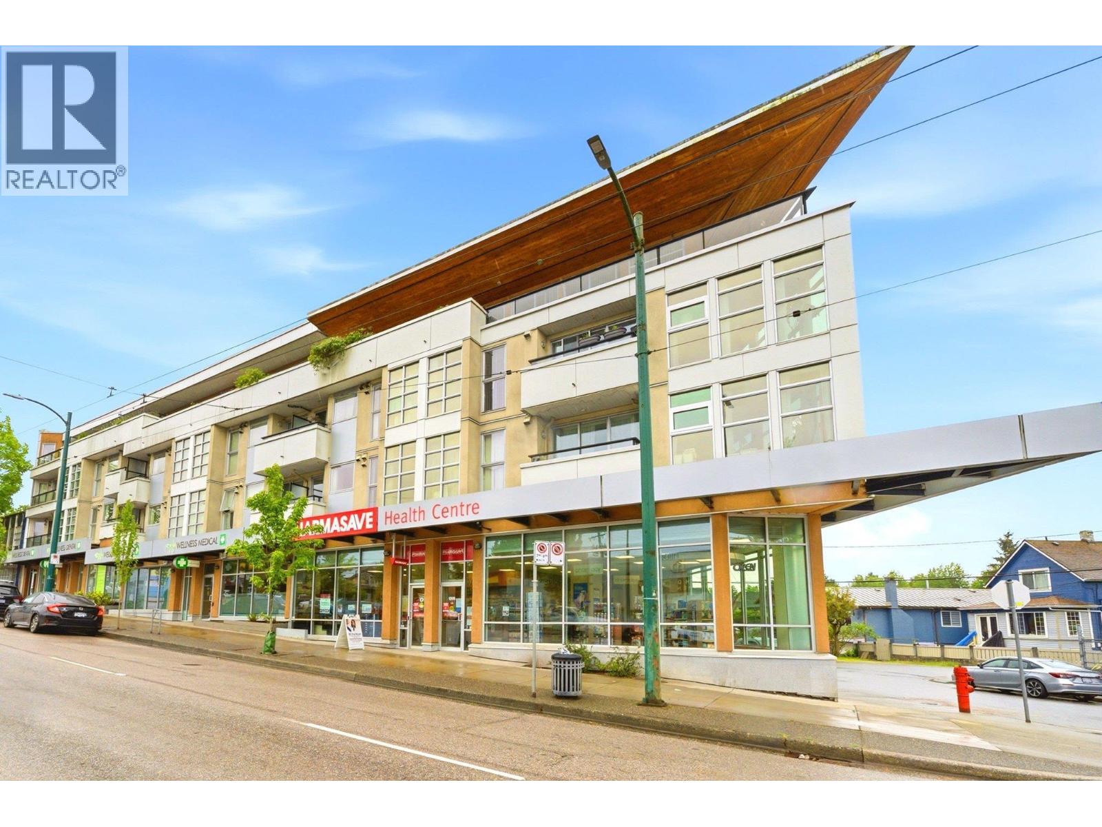201 4338 COMMERCIAL STREET