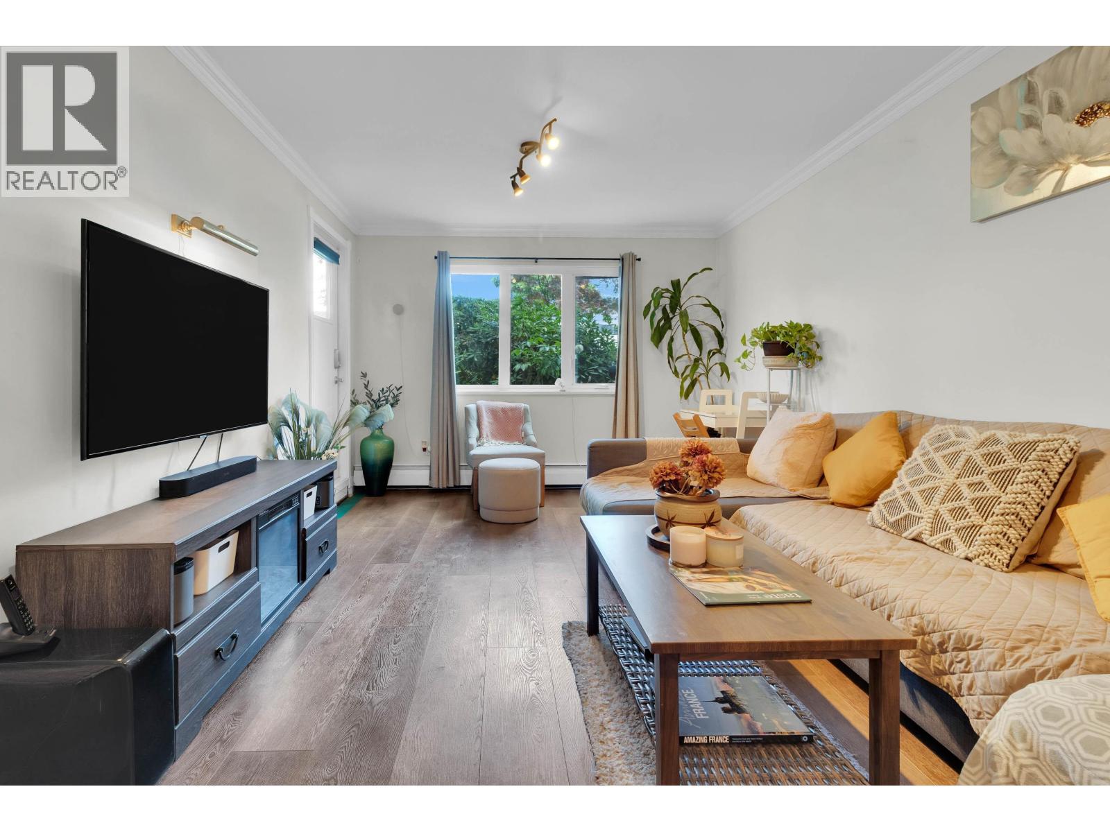 106 1122 King Albert Avenue Property Photo 1