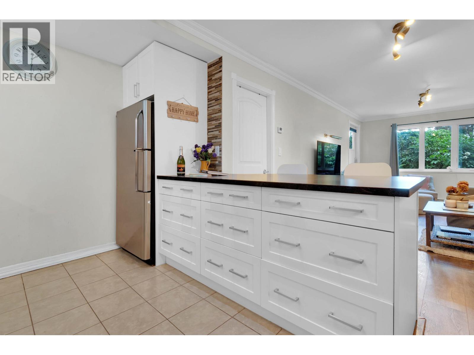 106 1122 King Albert Avenue Property Photo 5
