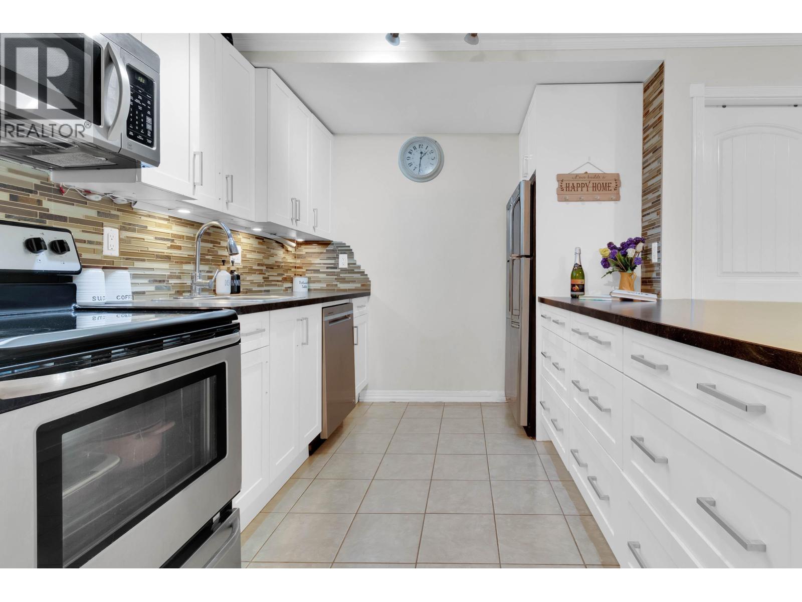 106 1122 King Albert Avenue Property Photo 12