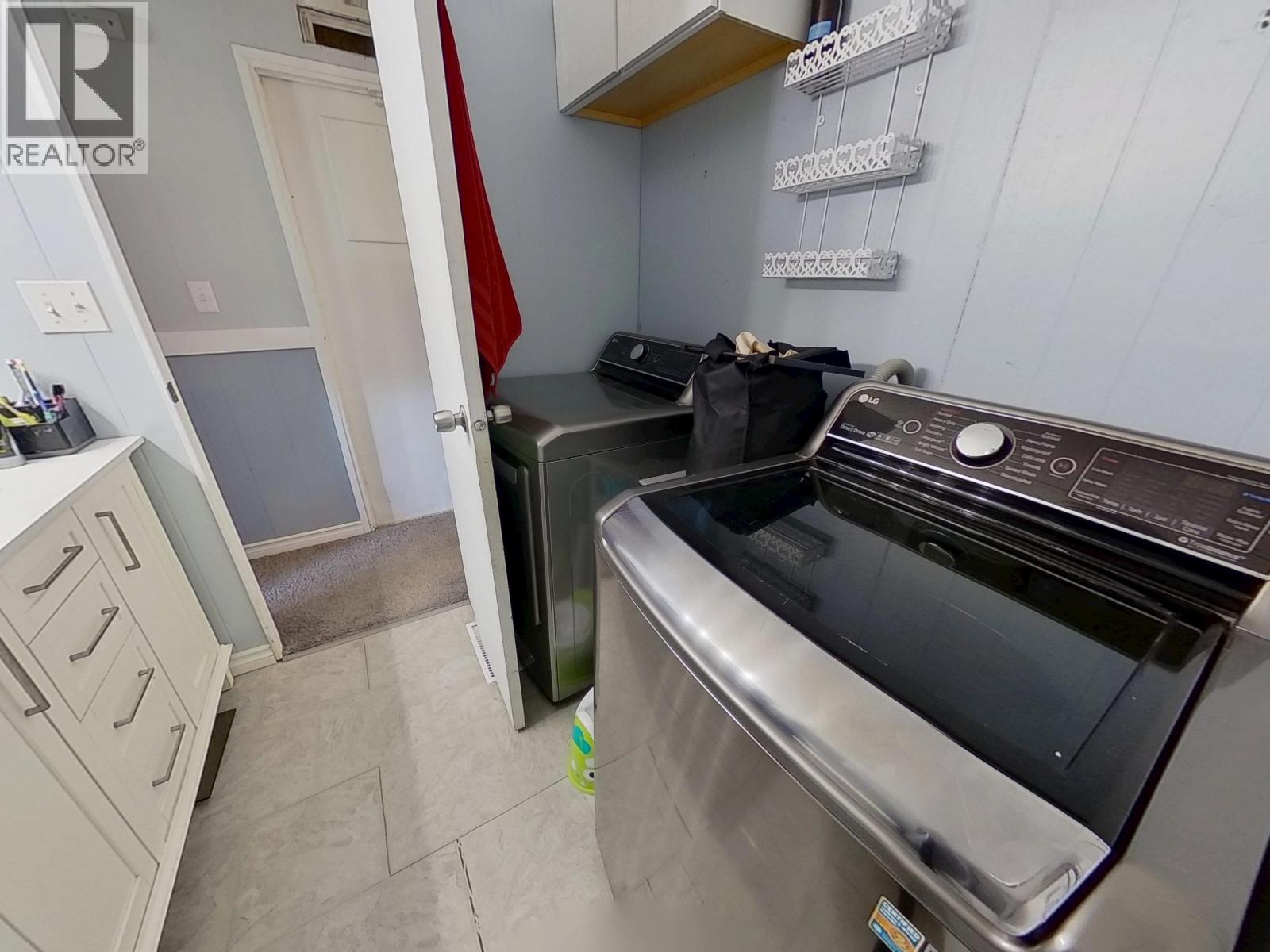 1075 Falcon Road Property Photo 13
