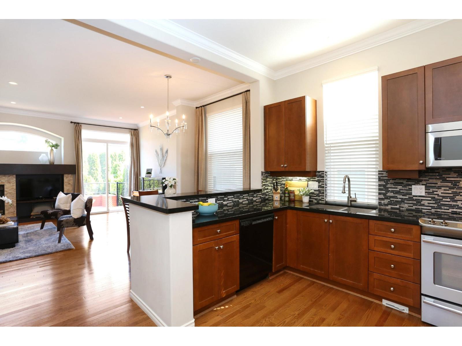15319 36 Avenue Property Photo 9