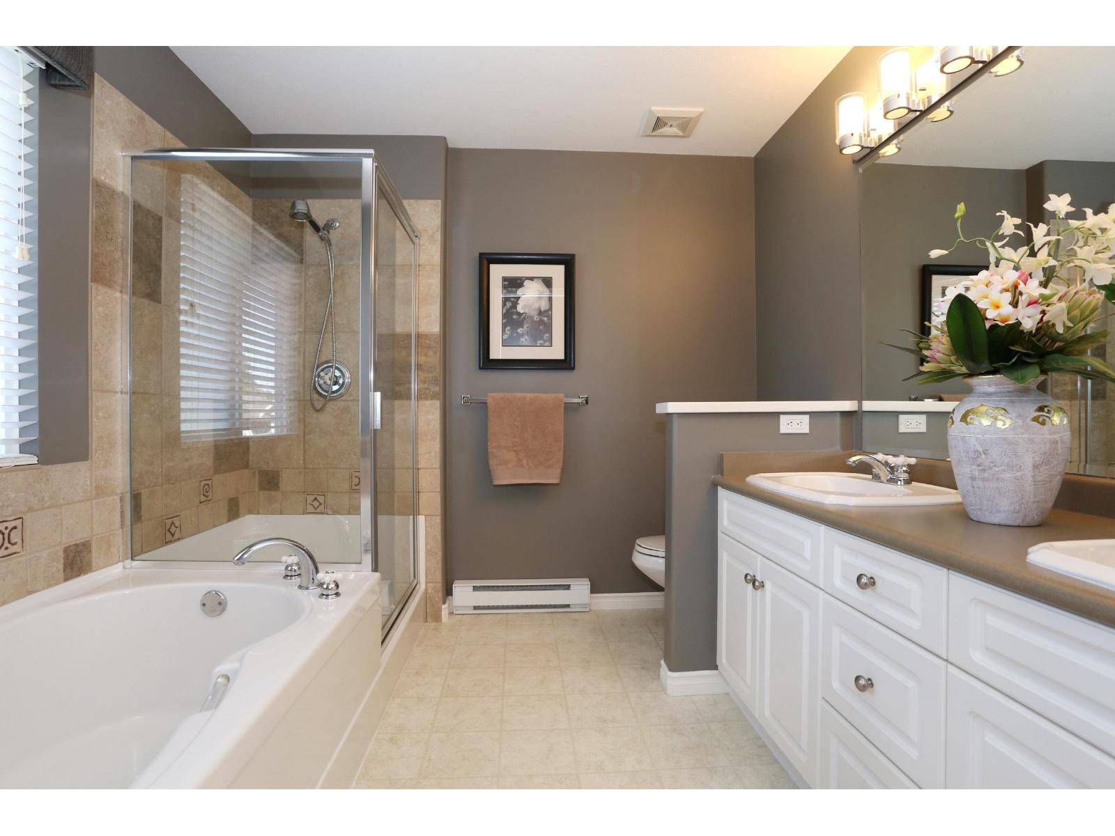 15319 36 Avenue Property Photo 13
