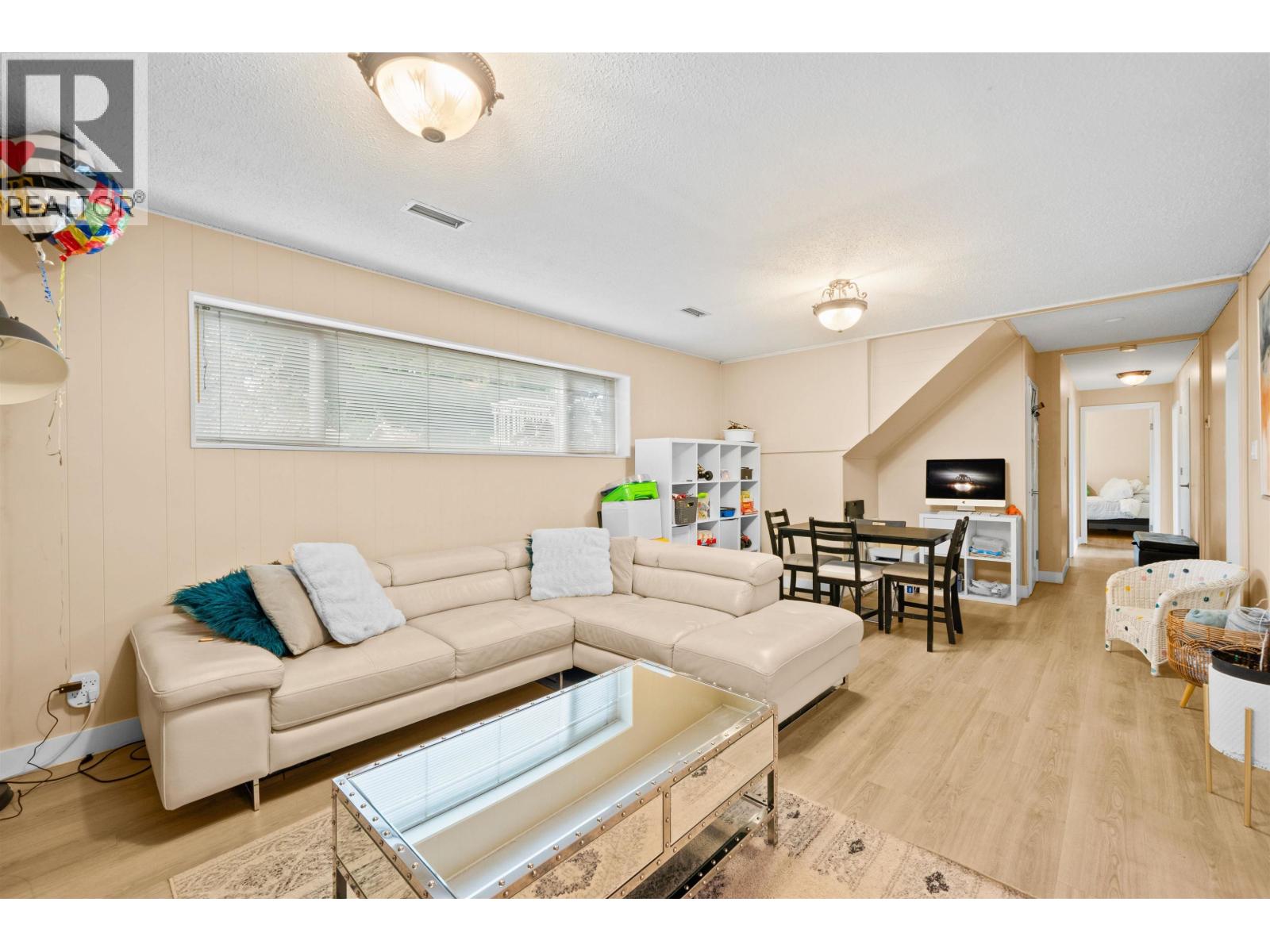 6565 Sumas Drive Property Photo 11