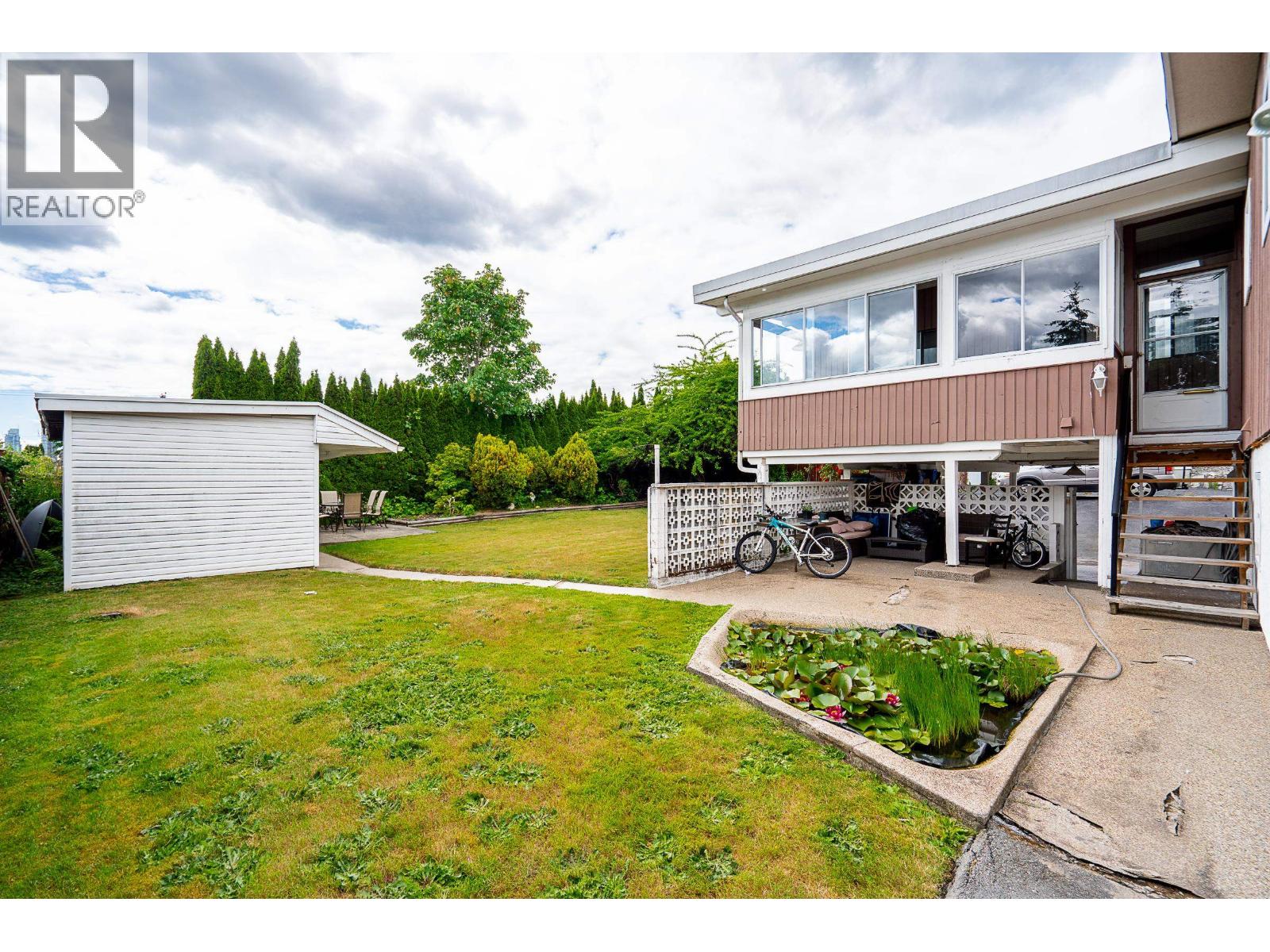 6565 Sumas Drive Property Photo 15