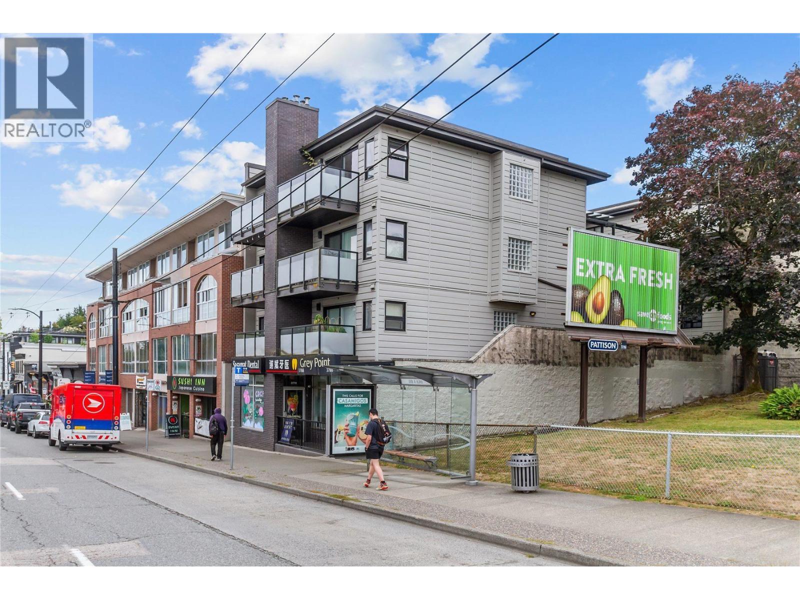 301 3788 W 10th Avenue Photo de la propriété 1