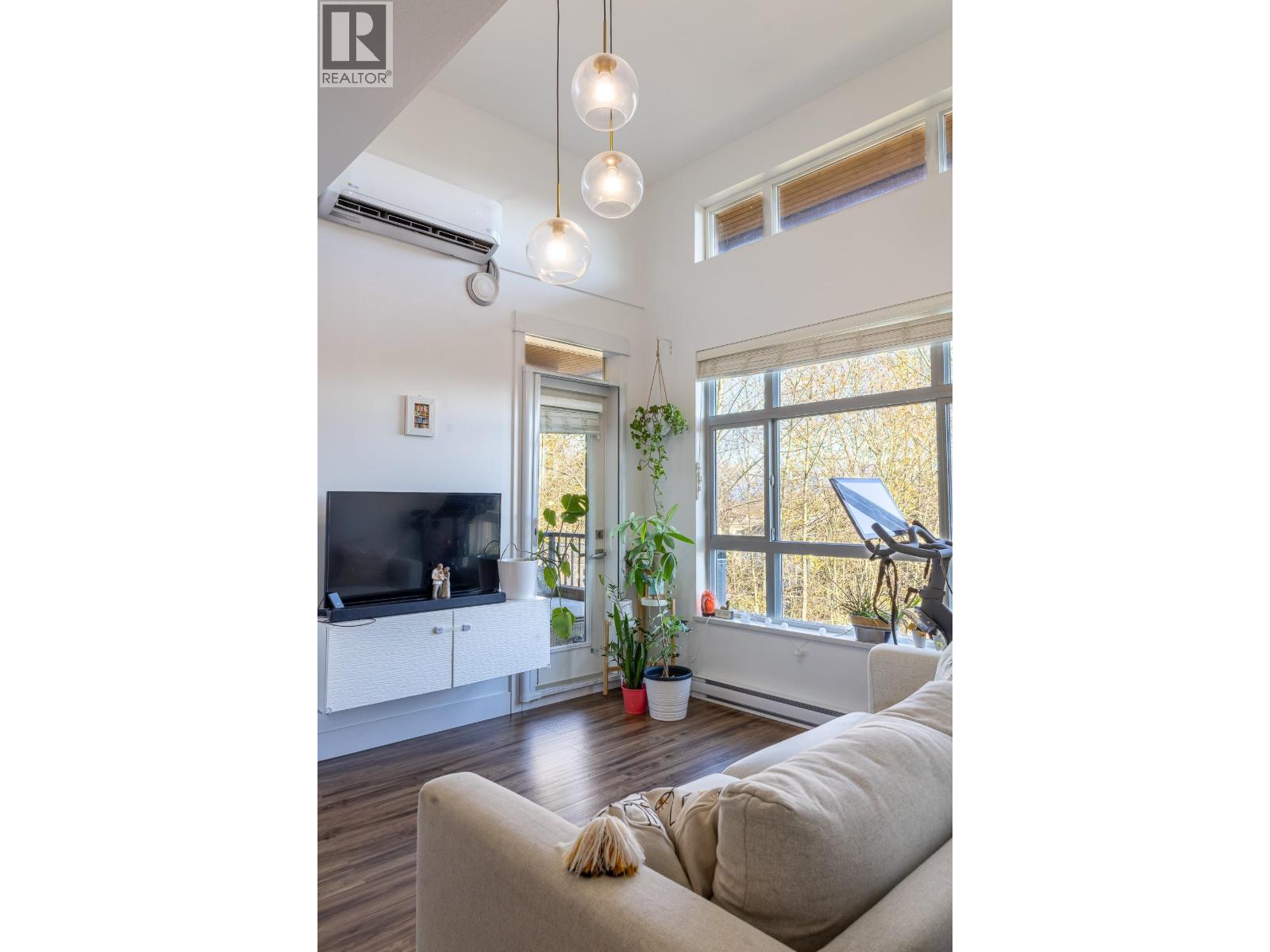 611 2465 Wilson Avenue Property Photo 5