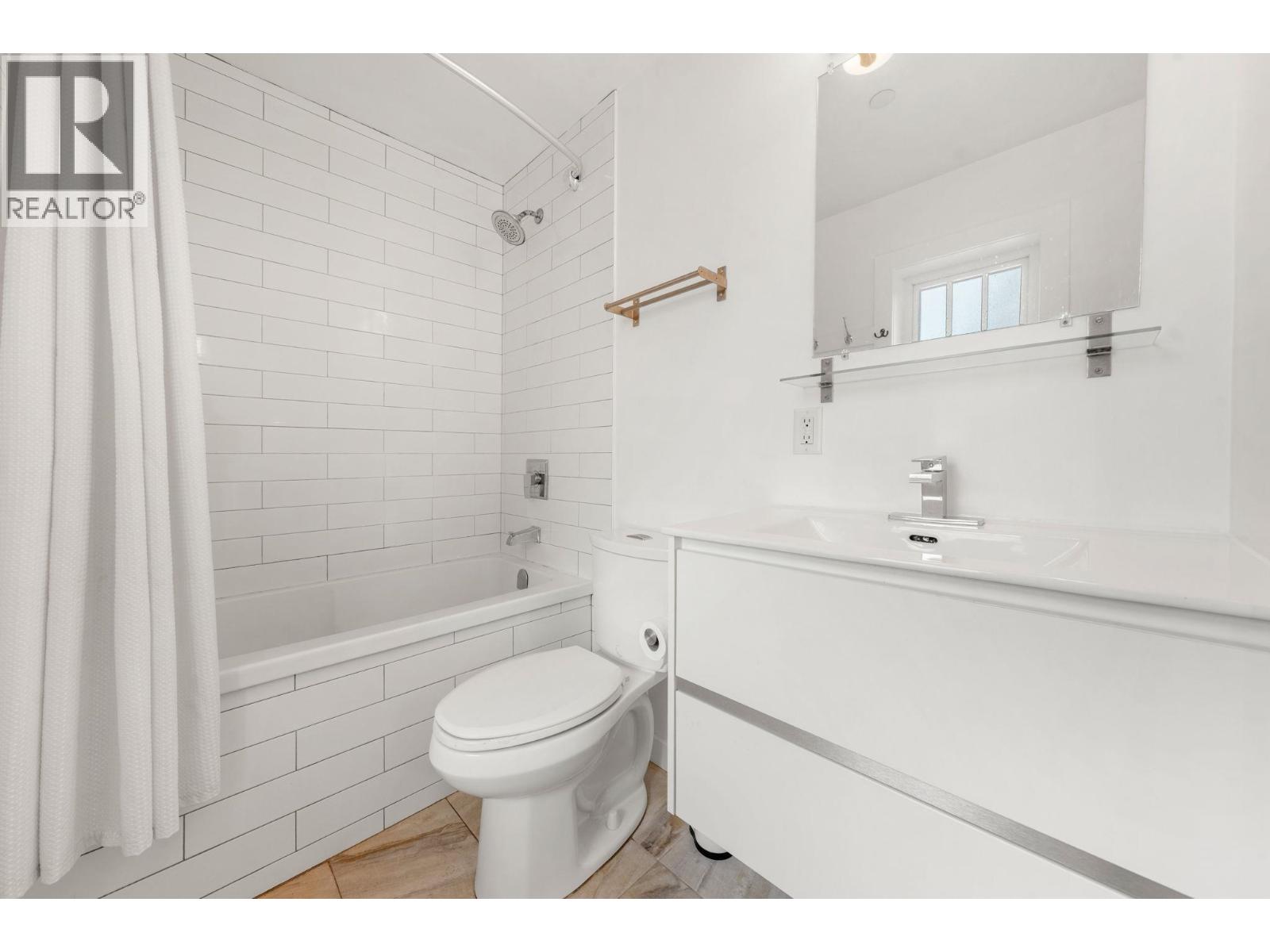 339 E 41st Avenue Property Photo 17
