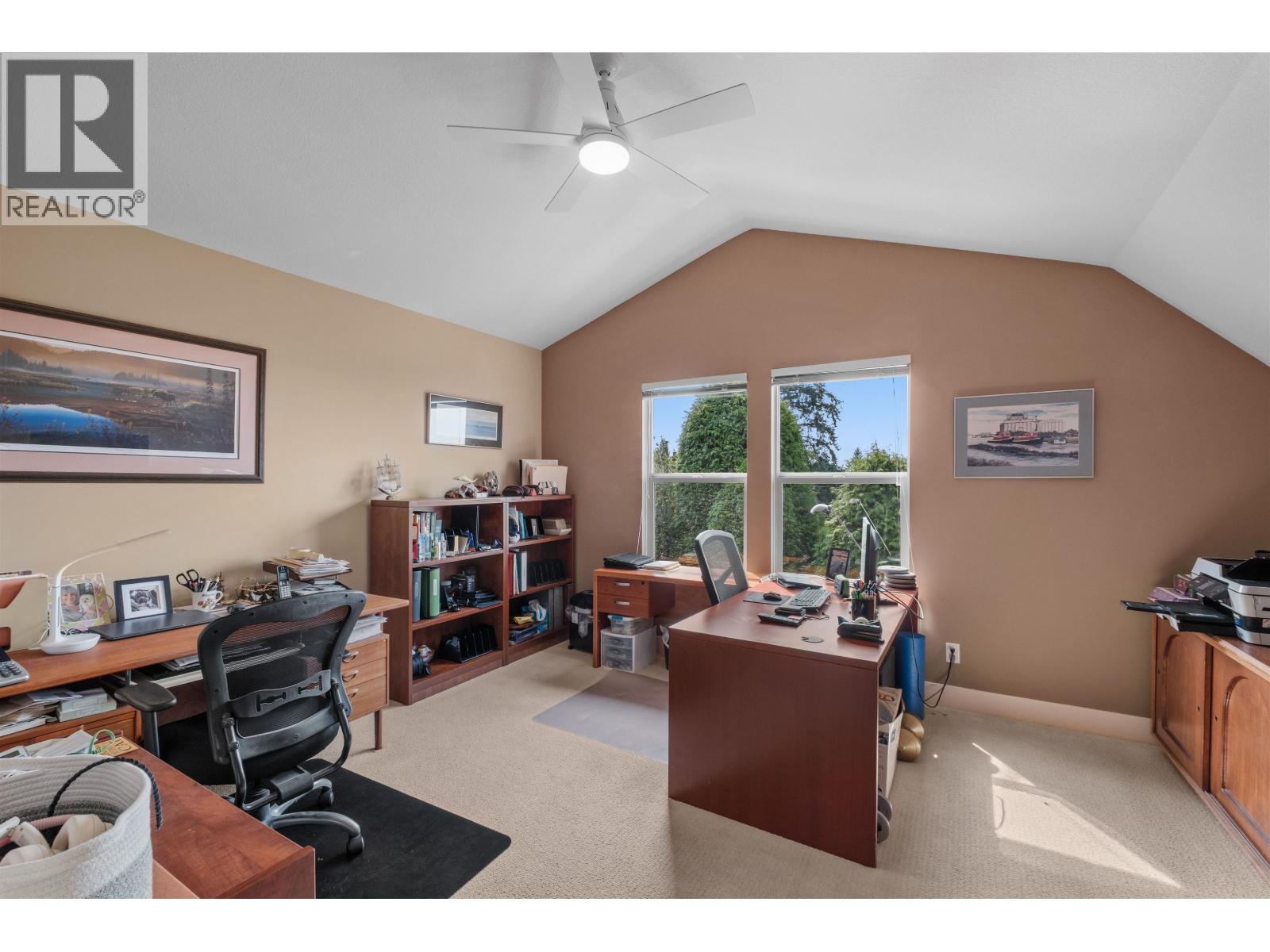 261 E Queens Road Property Photo 12