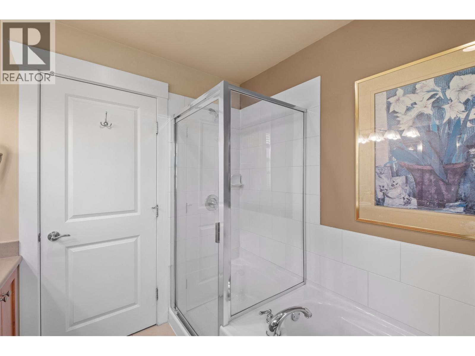 261 E Queens Road Property Photo 14