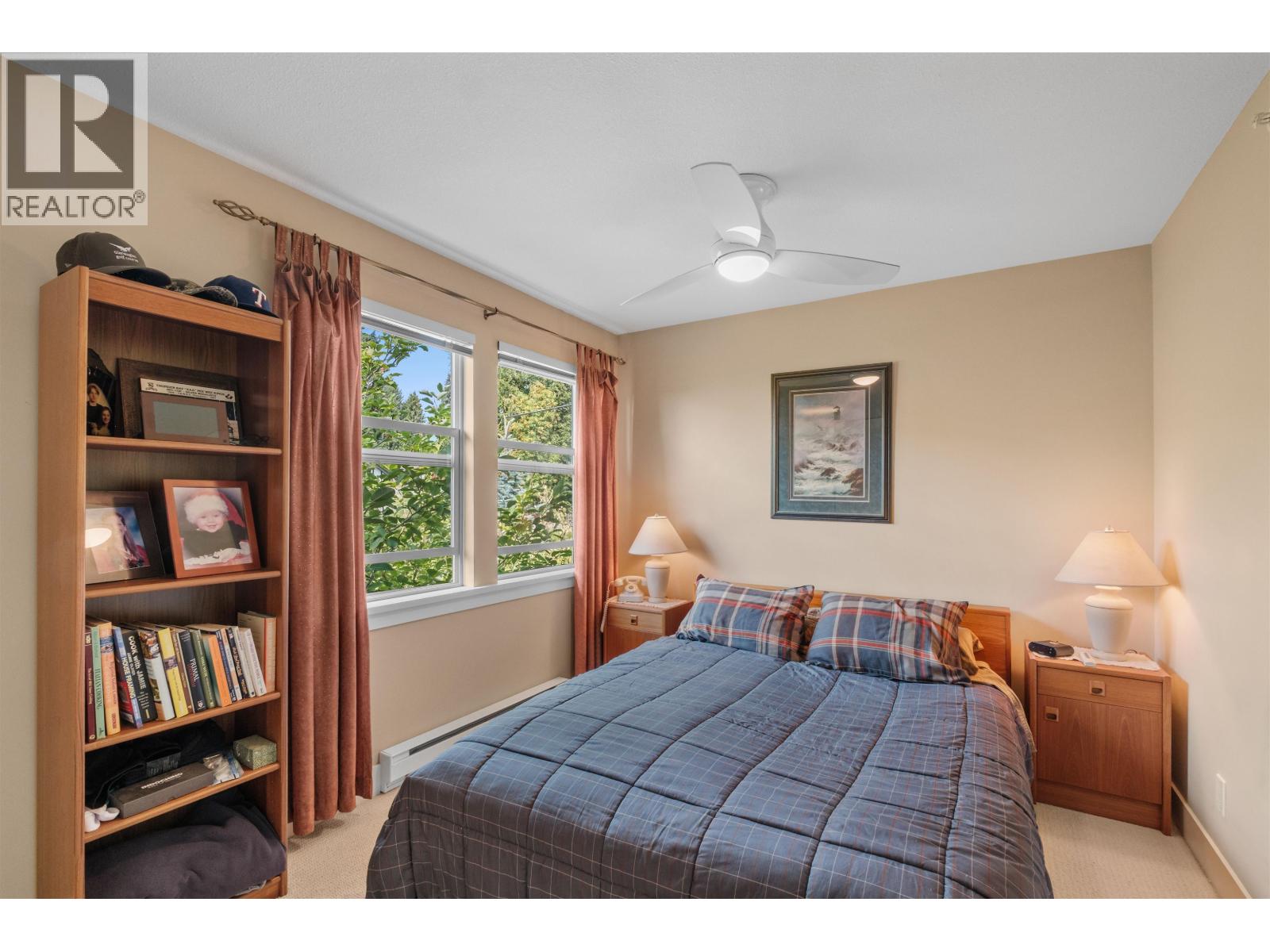 261 E Queens Road Property Photo 17