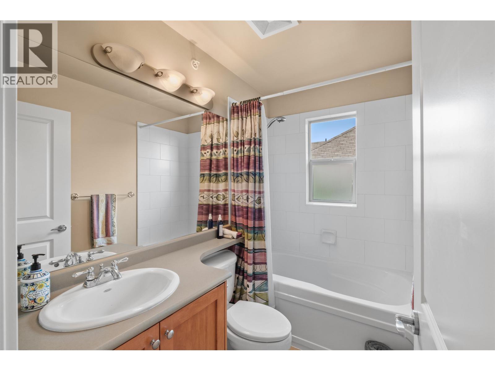 261 E Queens Road Property Photo 18