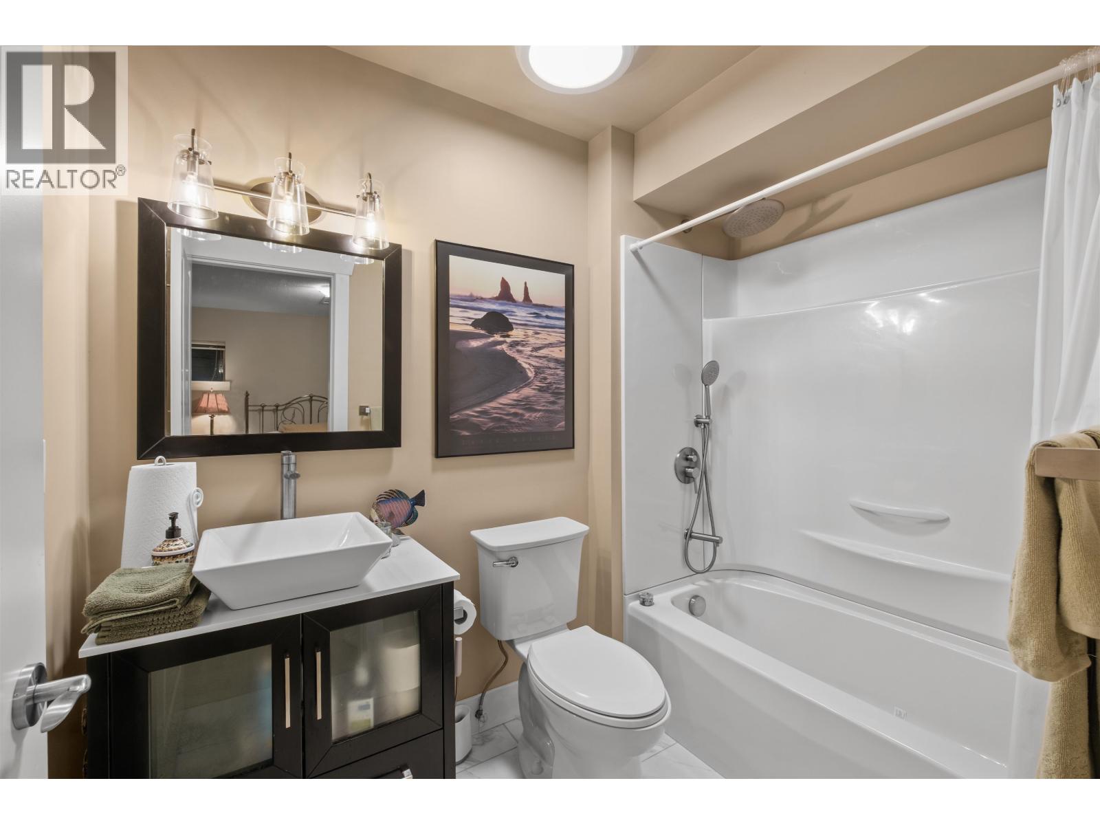 261 E Queens Road Property Photo 20