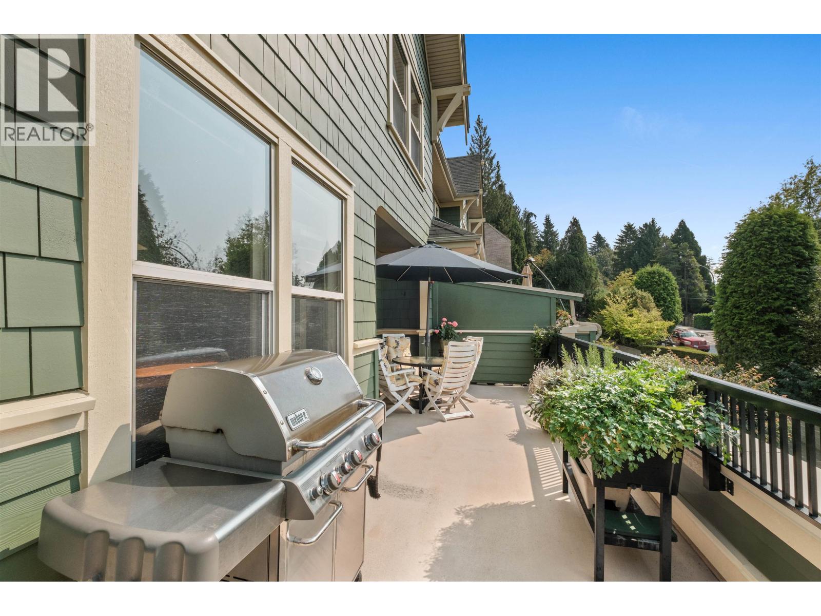 261 E Queens Road Property Photo 25