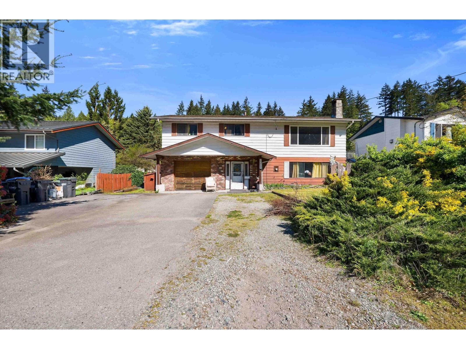 38319 Westway Avenue Property Photo 2