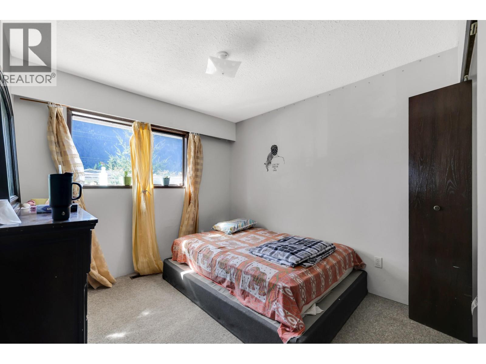 38319 Westway Avenue Property Photo 11