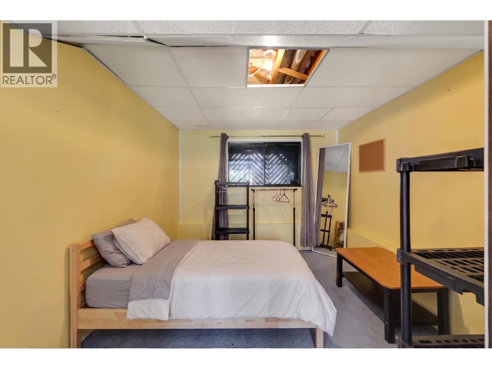 38319 Westway Avenue Property Photo 15