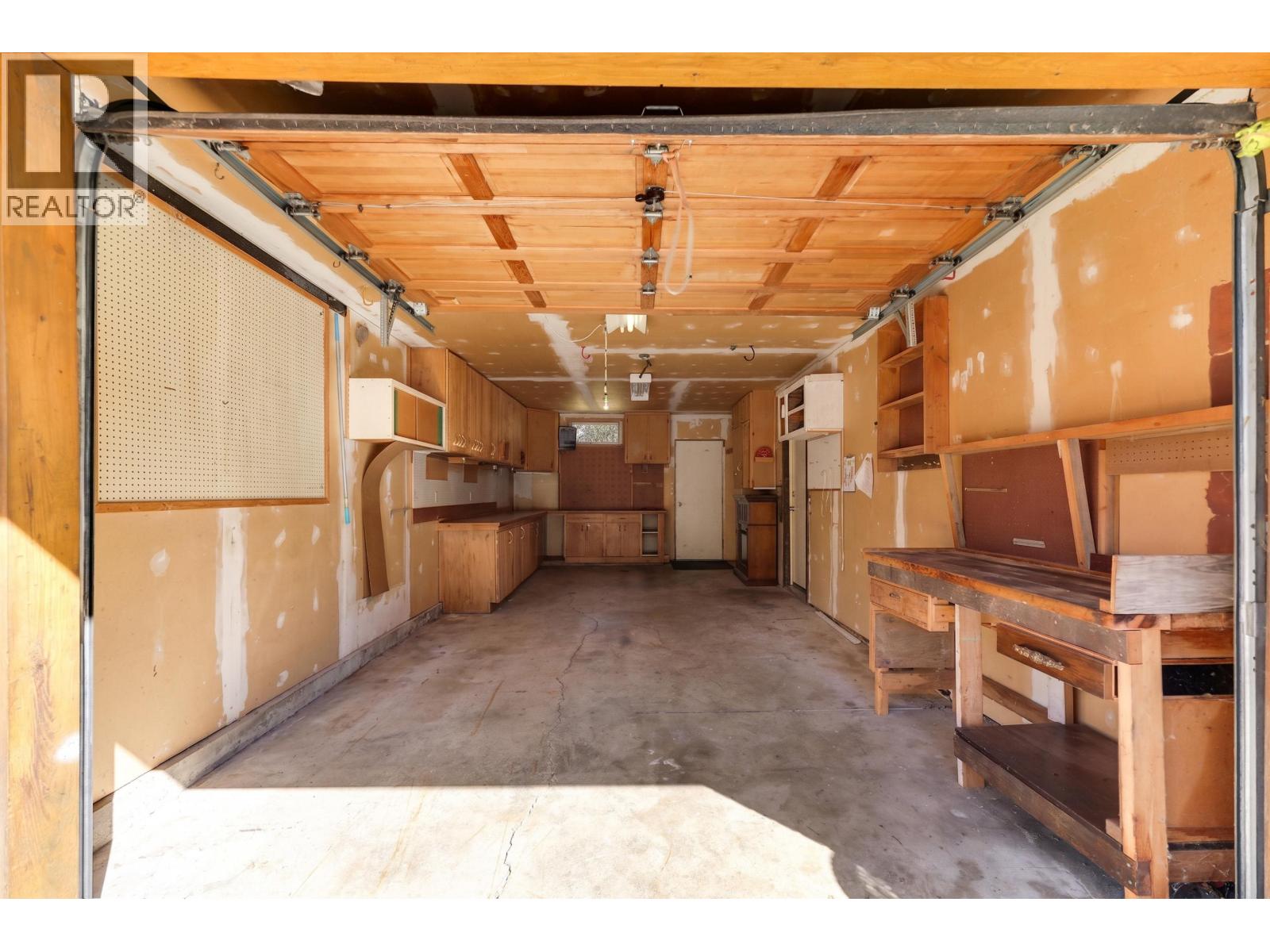38319 Westway Avenue Property Photo 22
