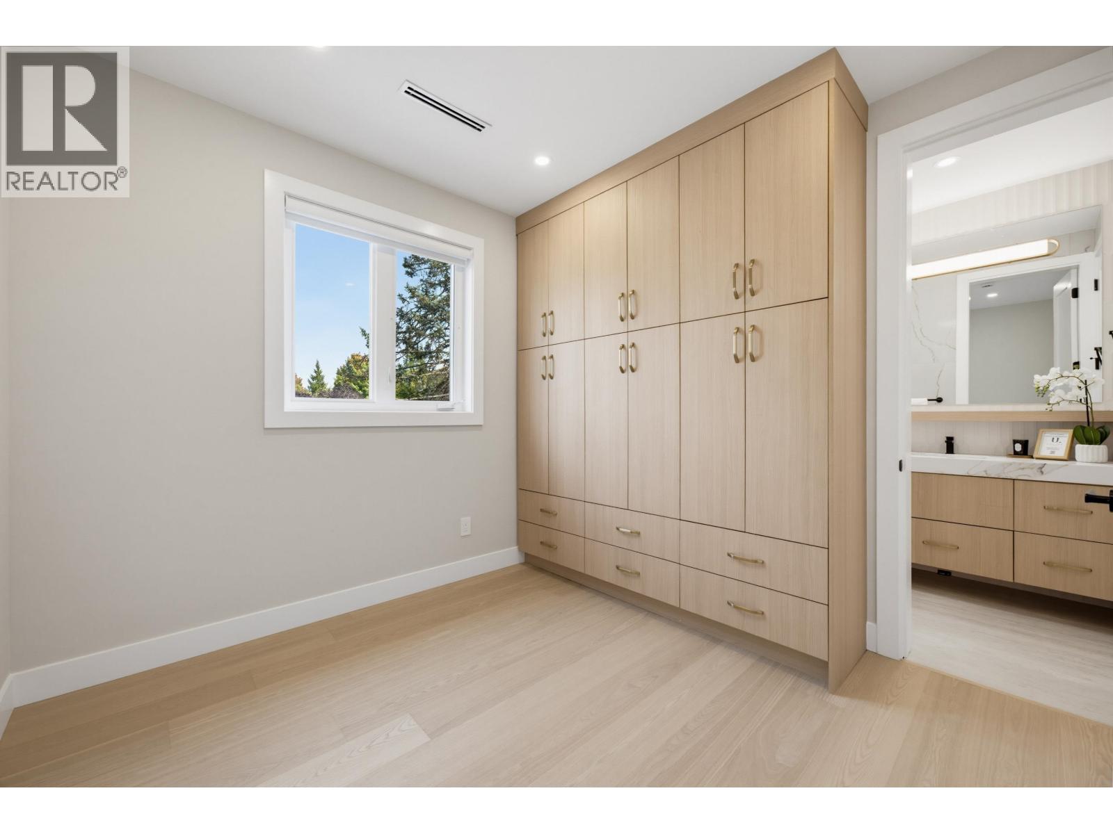 6393 Grant Street Property Photo 20