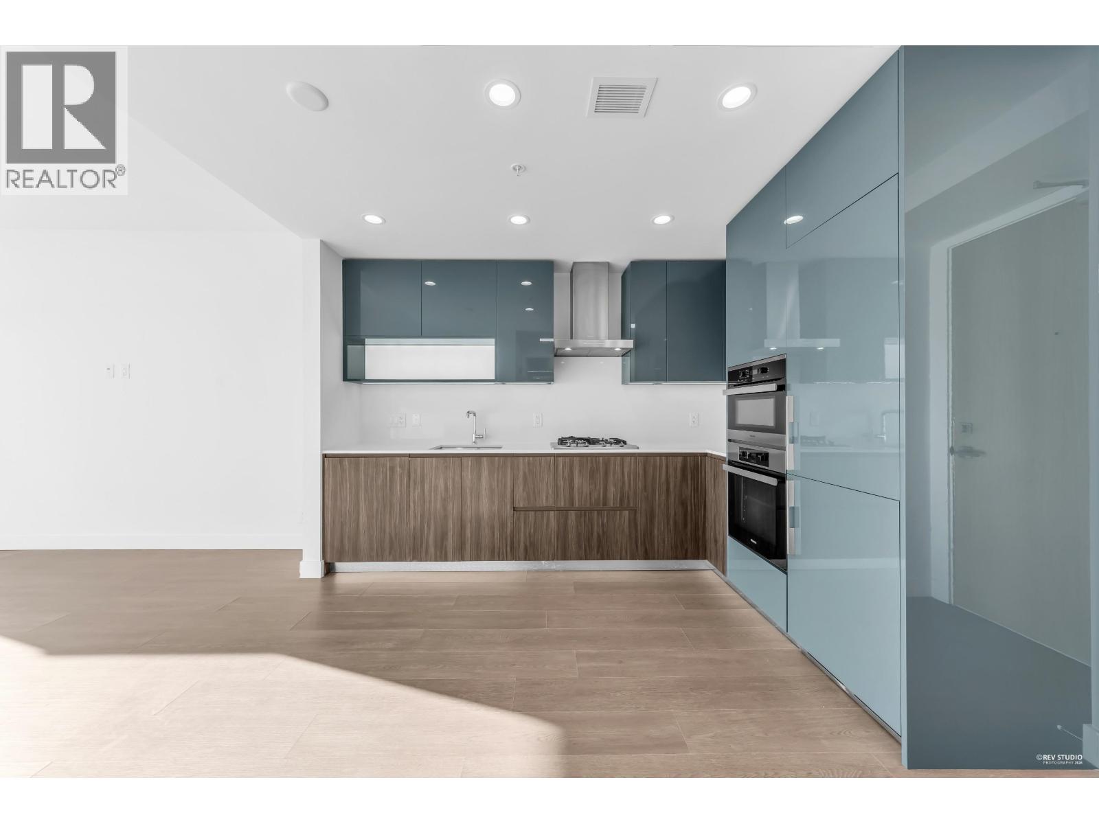 1505 6511 Sussex Avenue Property Photo 6
