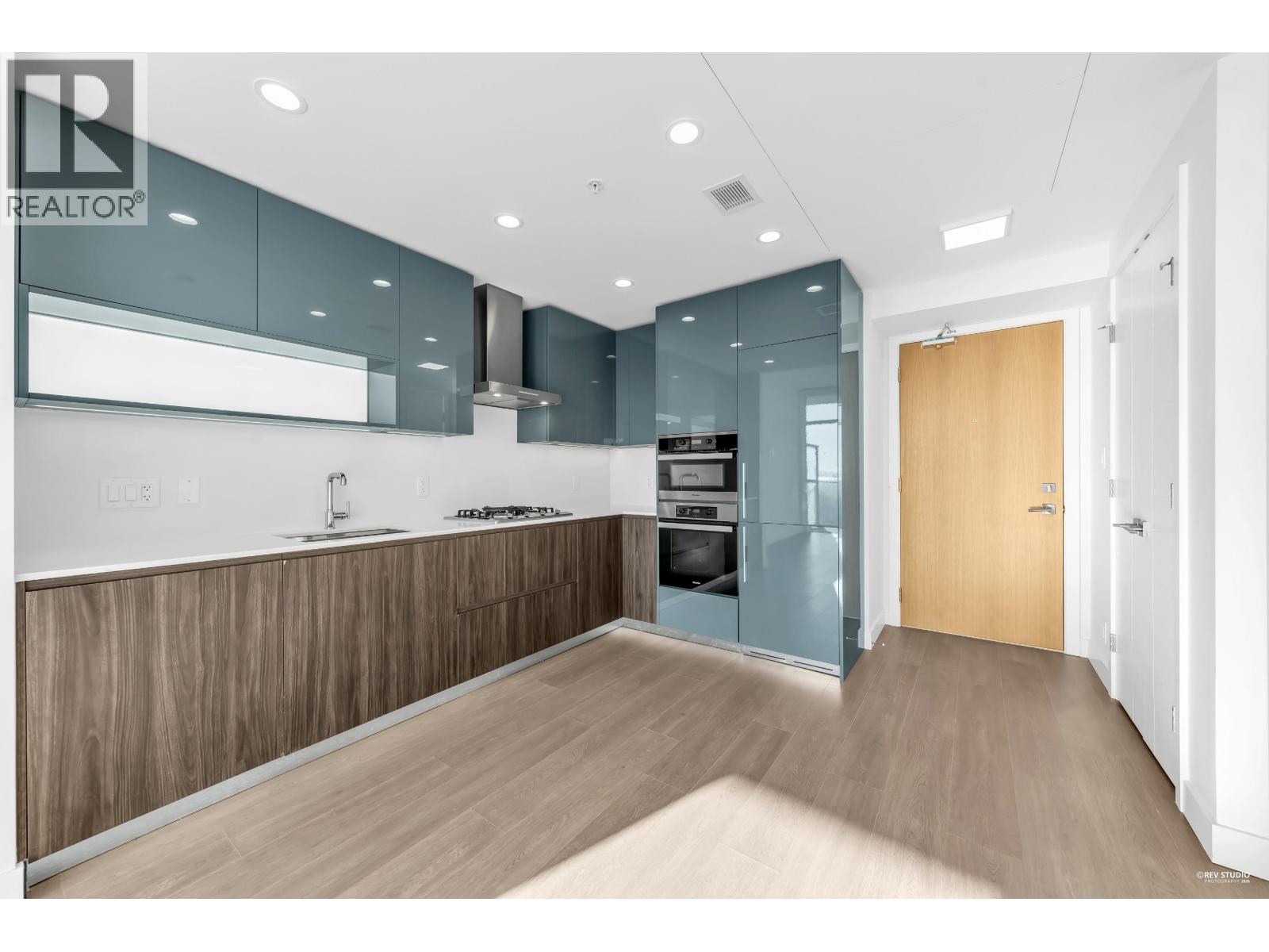 1505 6511 Sussex Avenue Property Photo 7