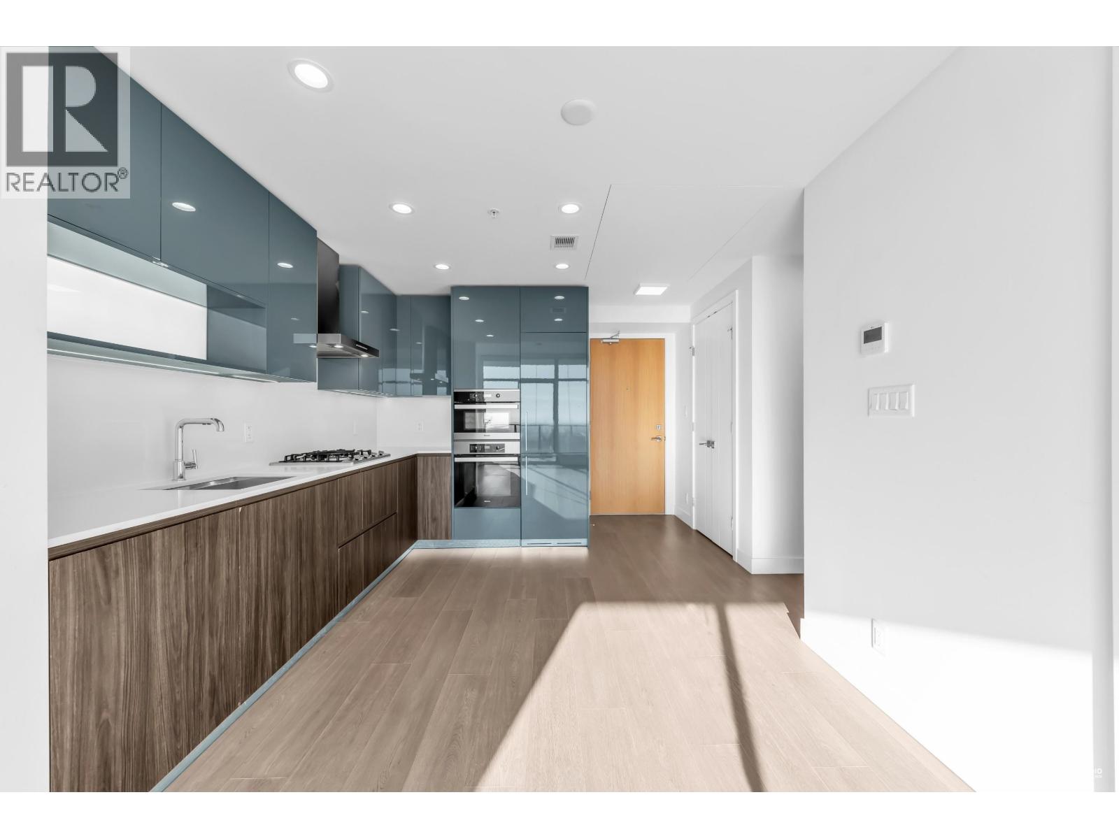 1505 6511 Sussex Avenue Property Photo 8